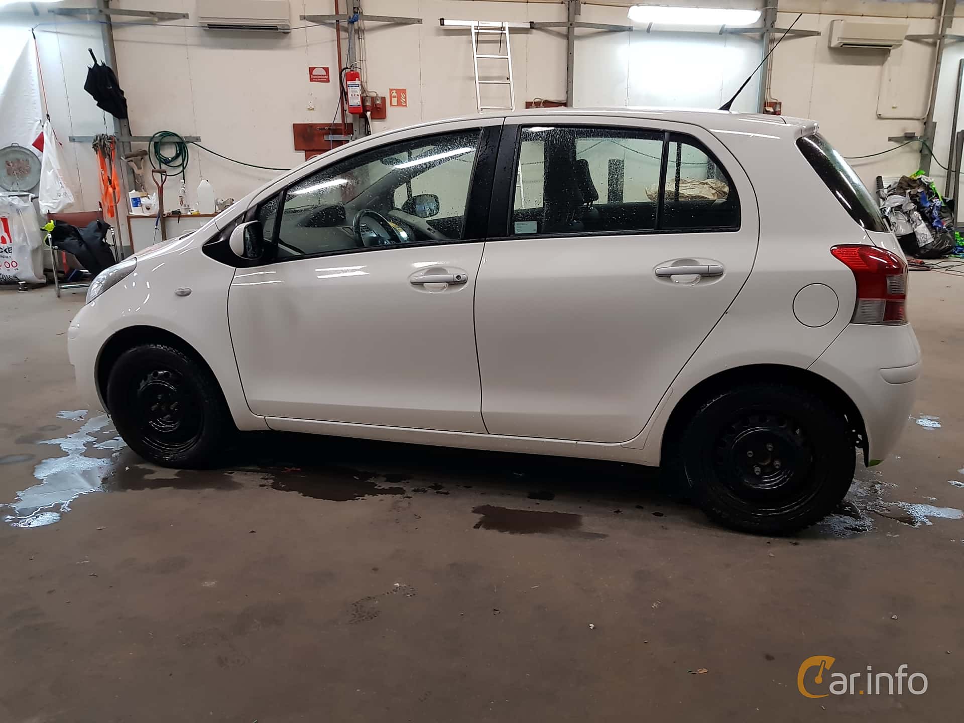 Toyota Yaris 5-door 1.0 VVT-i Manual, 69hp, 2010