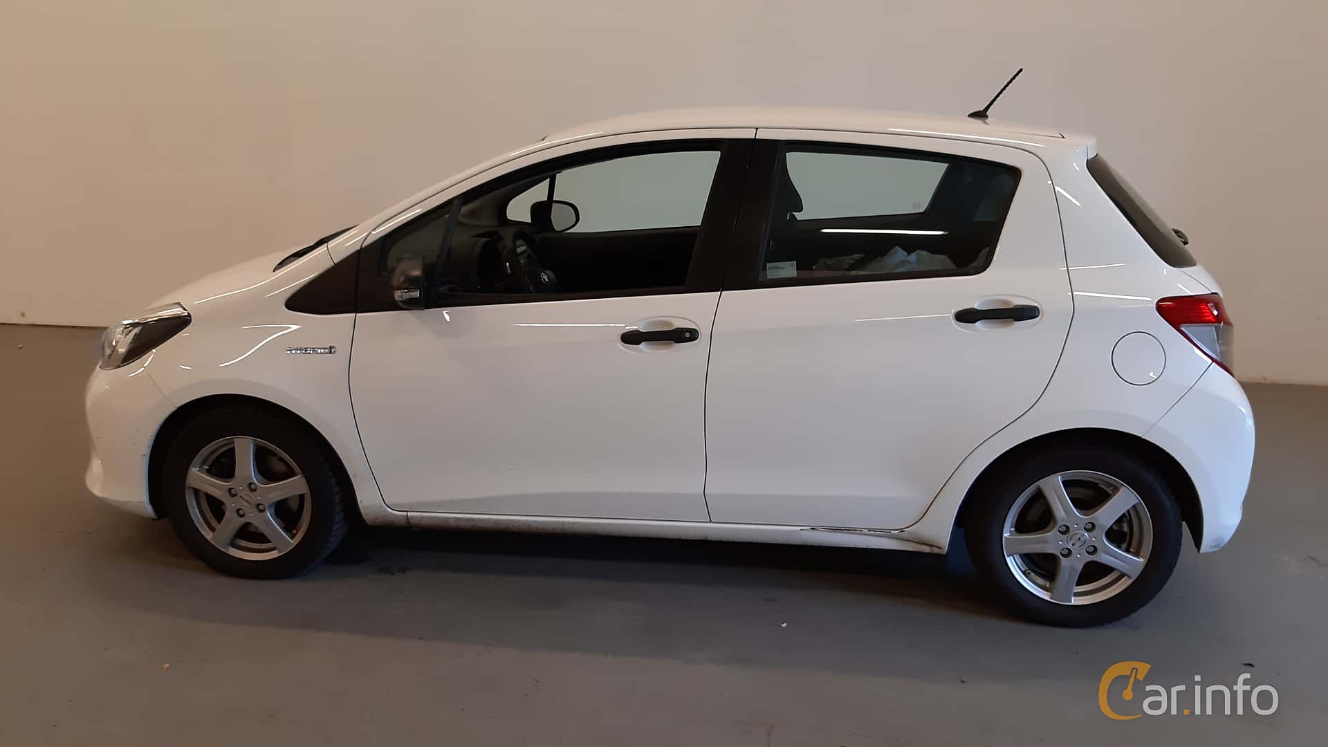 Toyota Yaris Hybrid 1.5 VVT-i CVT, 101hp, 2014