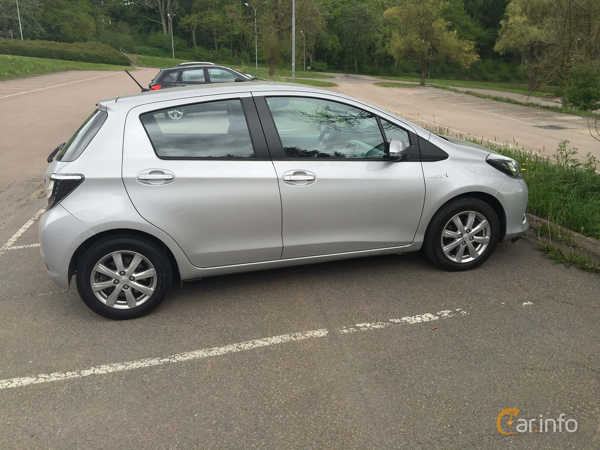 Toyota Yaris Hybrid 1.5 VVT-i CVT, 101hp, 2013