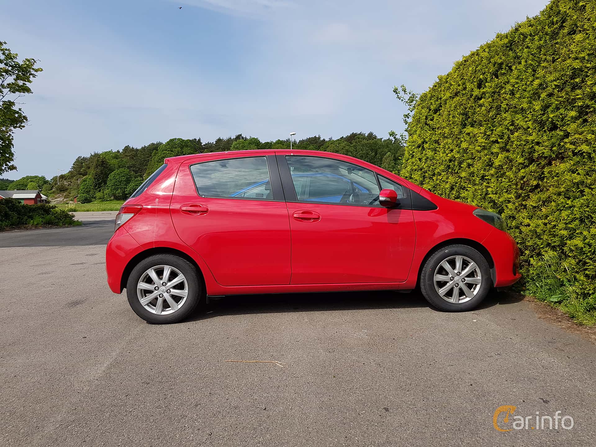 Toyota Yaris 5-door 1.0 VVT-i Manual, 69hp, 2012