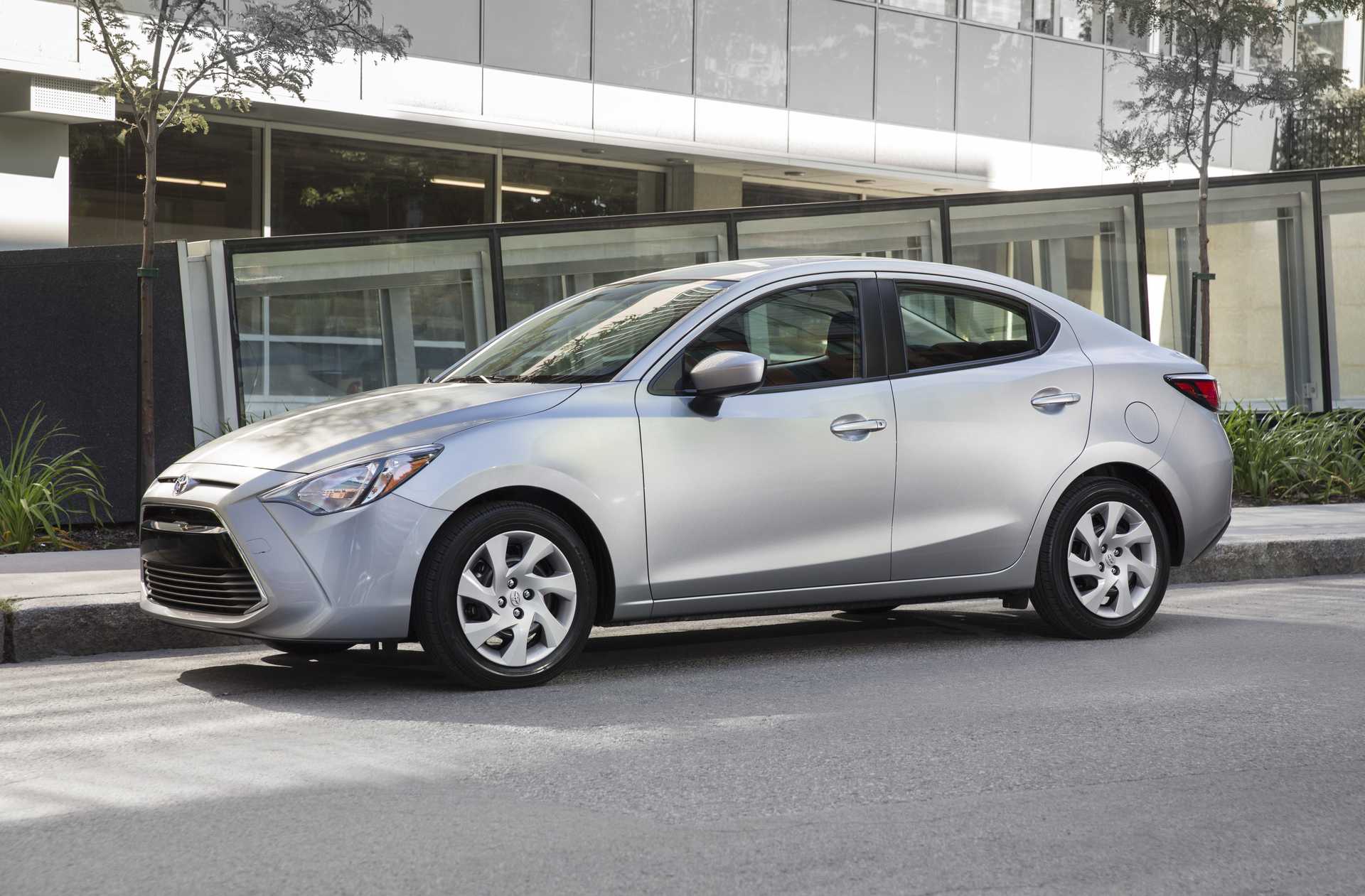 Toyota Yaris iA 1.5 Manual, 6-speed