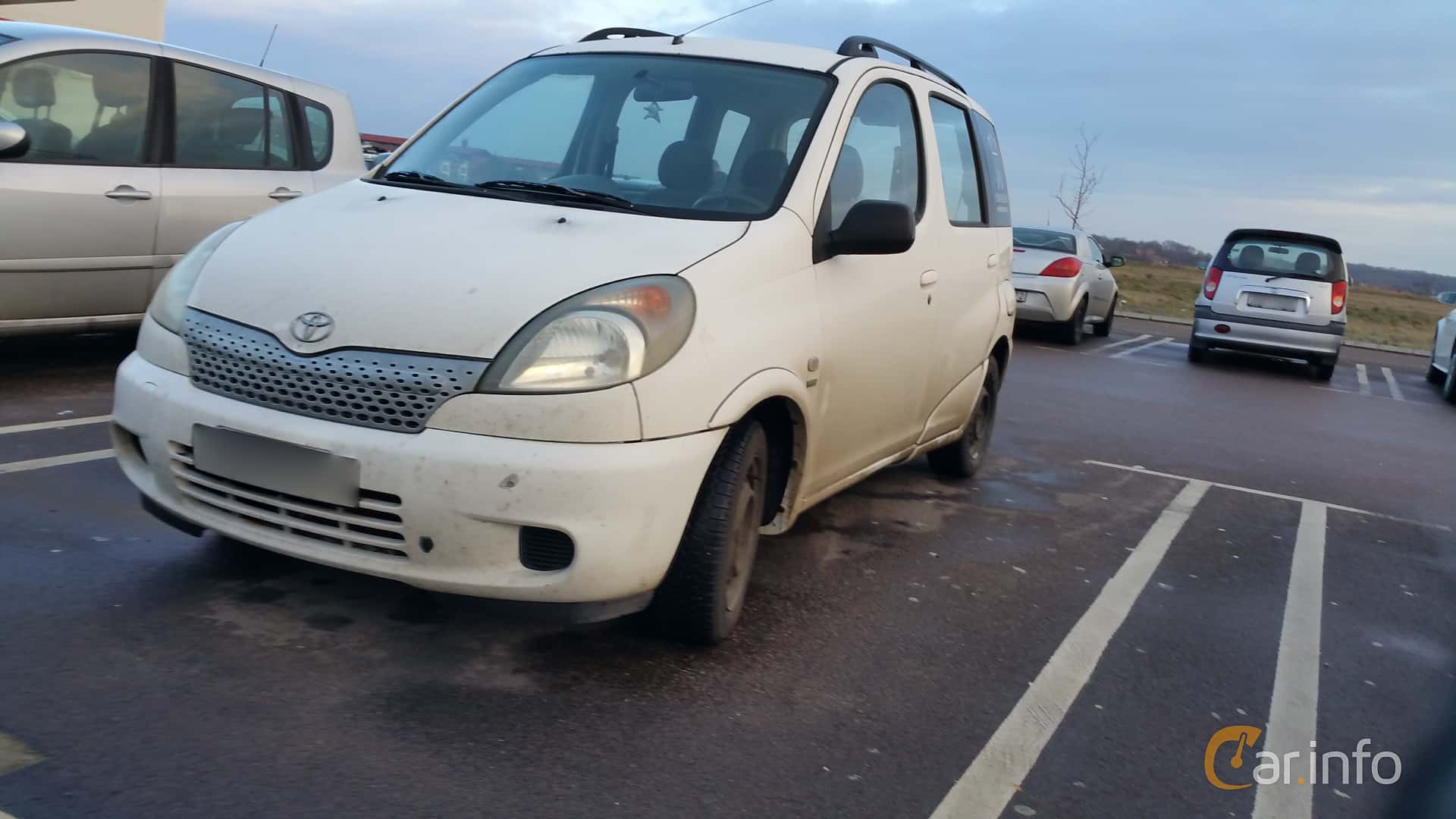 Toyota Yaris Verso 1.3 VVT-i Manual, 86hp, 2001