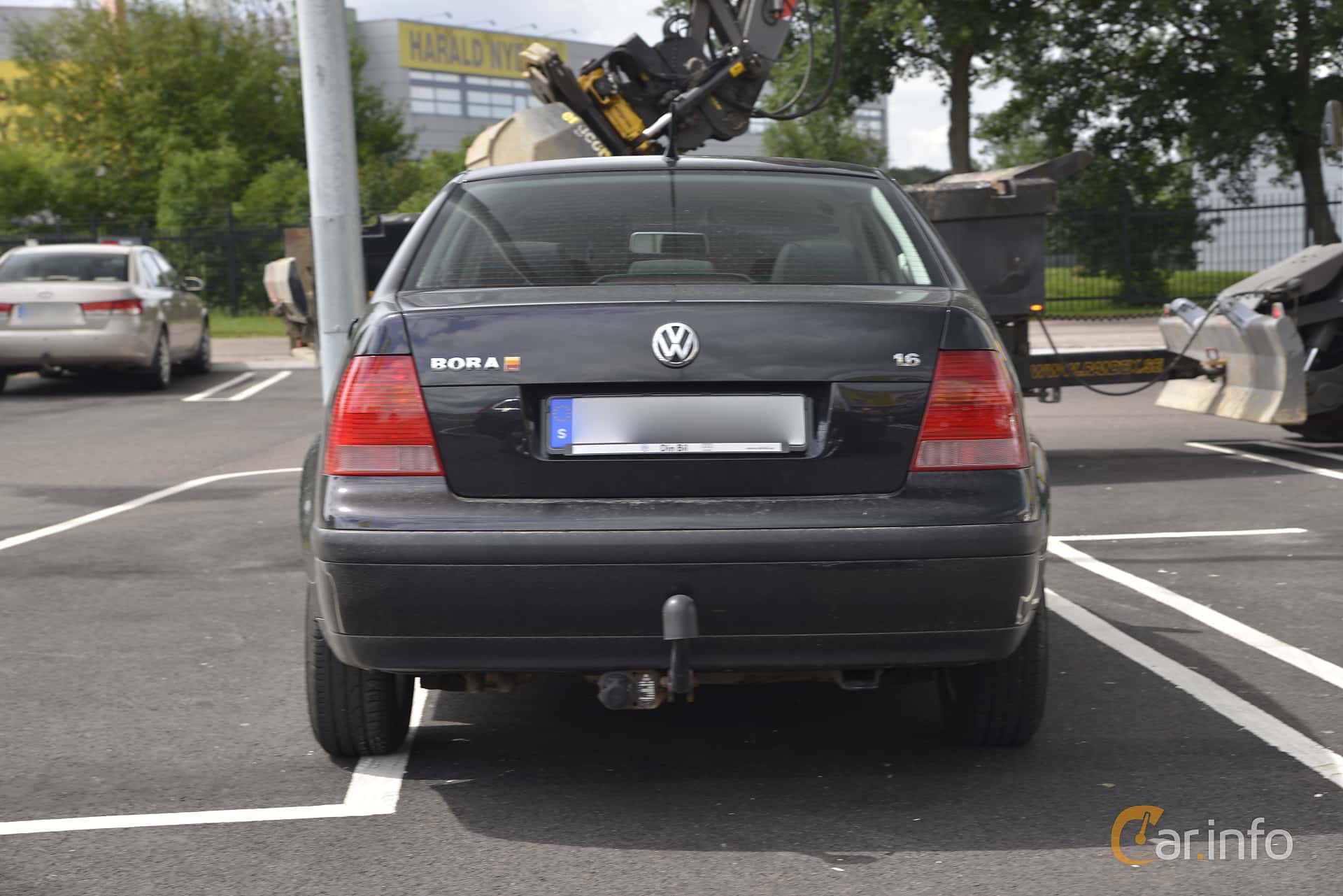 Volkswagen Bora 1.6 Manual, 105hp, 2004