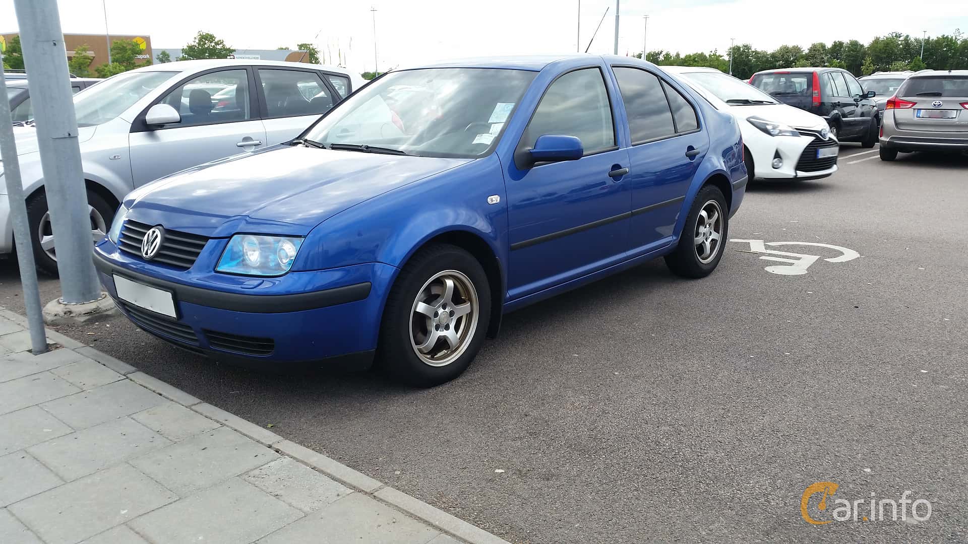 Volkswagen Bora 1.6 Manual, 105hp, 2003