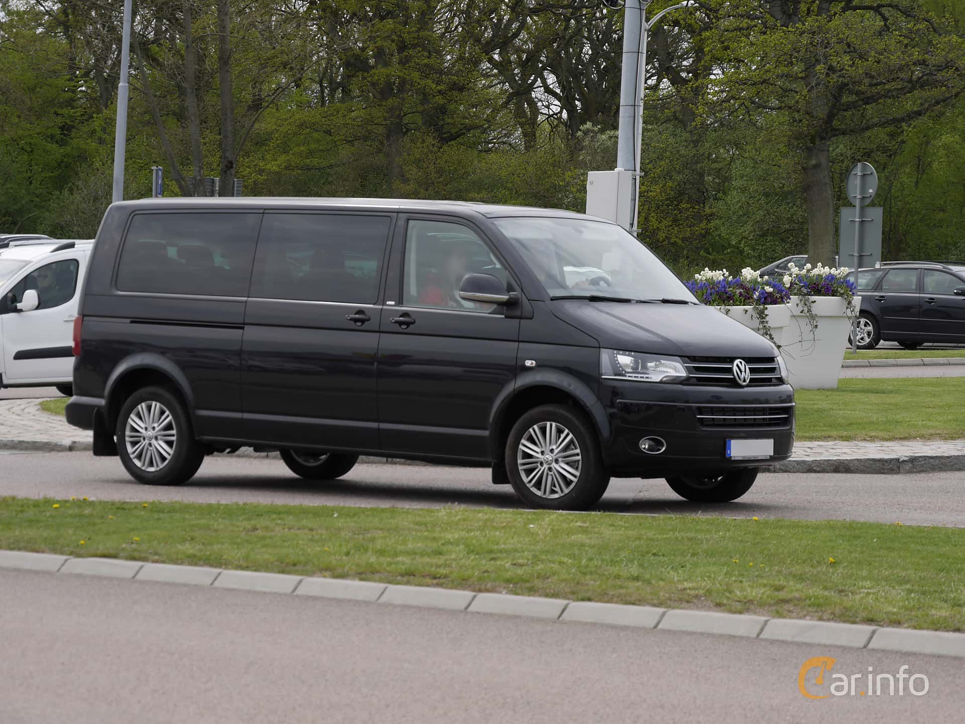 Volkswagen Caravelle 2.0 TDI  Manual, 180hp, 2010