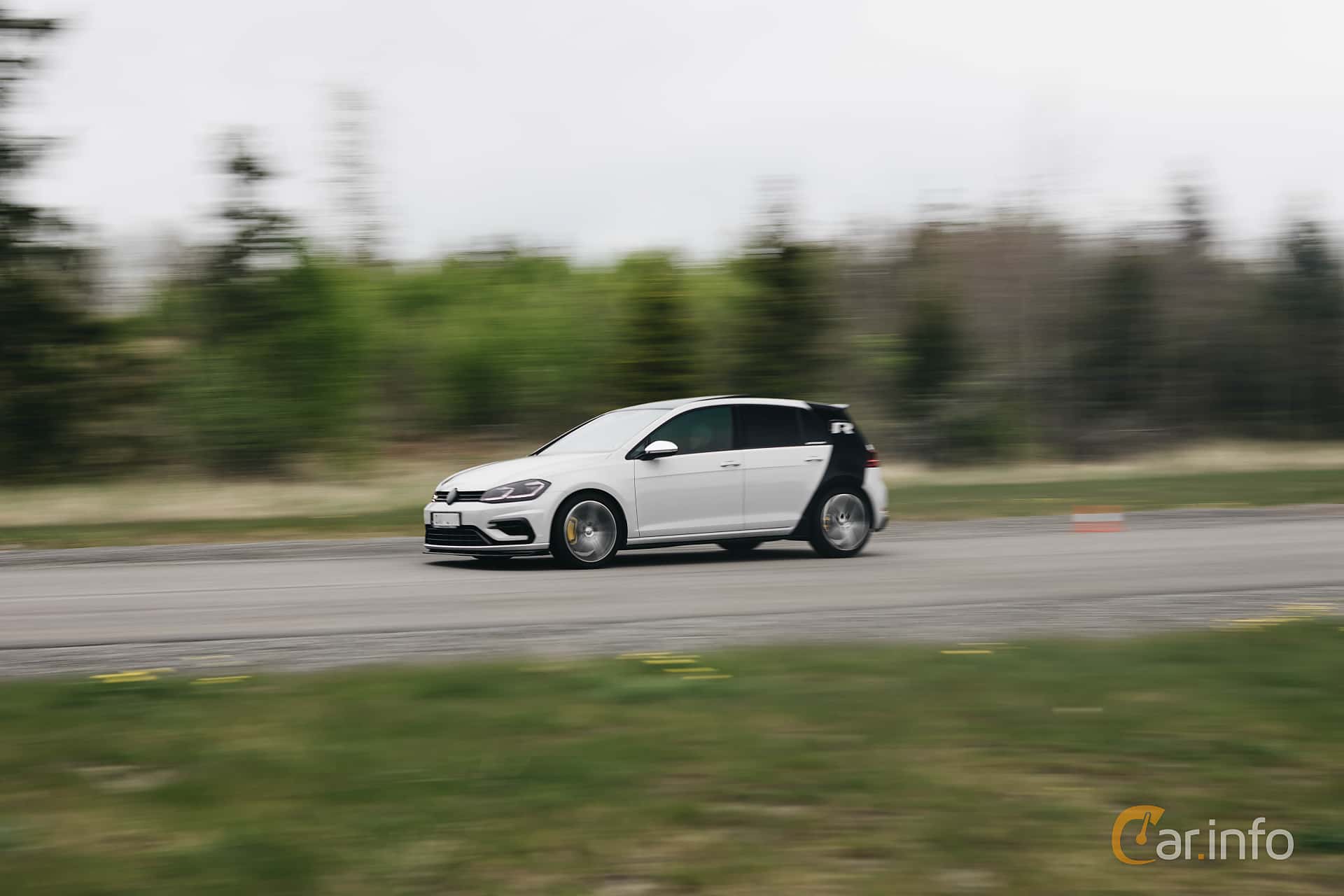 Volkswagen Golf 5-door R 2.0 4Motion Manual, 310hp, 2017