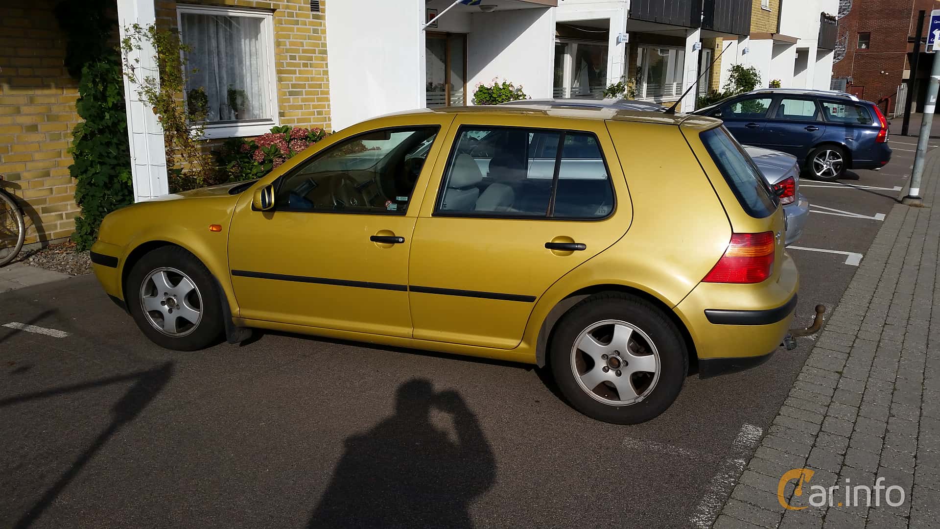 Volkswagen Golf 5-door 1.6 Manual, 100hp, 1998