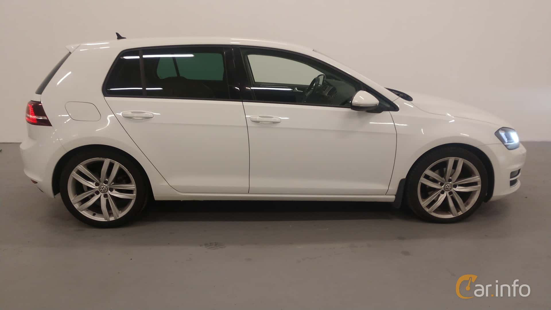 Volkswagen Golf 5-door 2.0 TDI BlueMotion Manual, 150hp, 2014