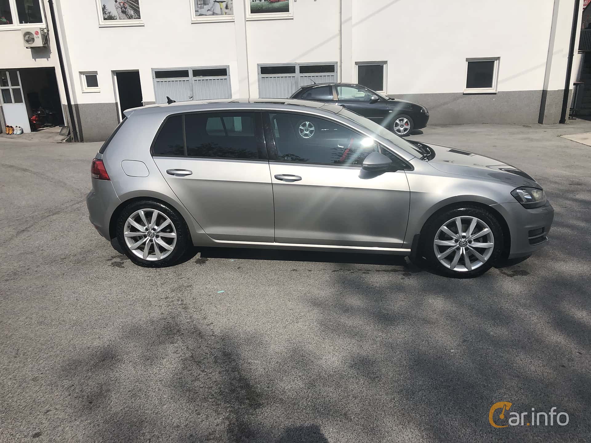 Volkswagen Golf 5-door generation A7 (Typ 5G) 2.0 TDI BlueMotion DSG Sequential, 6-speed