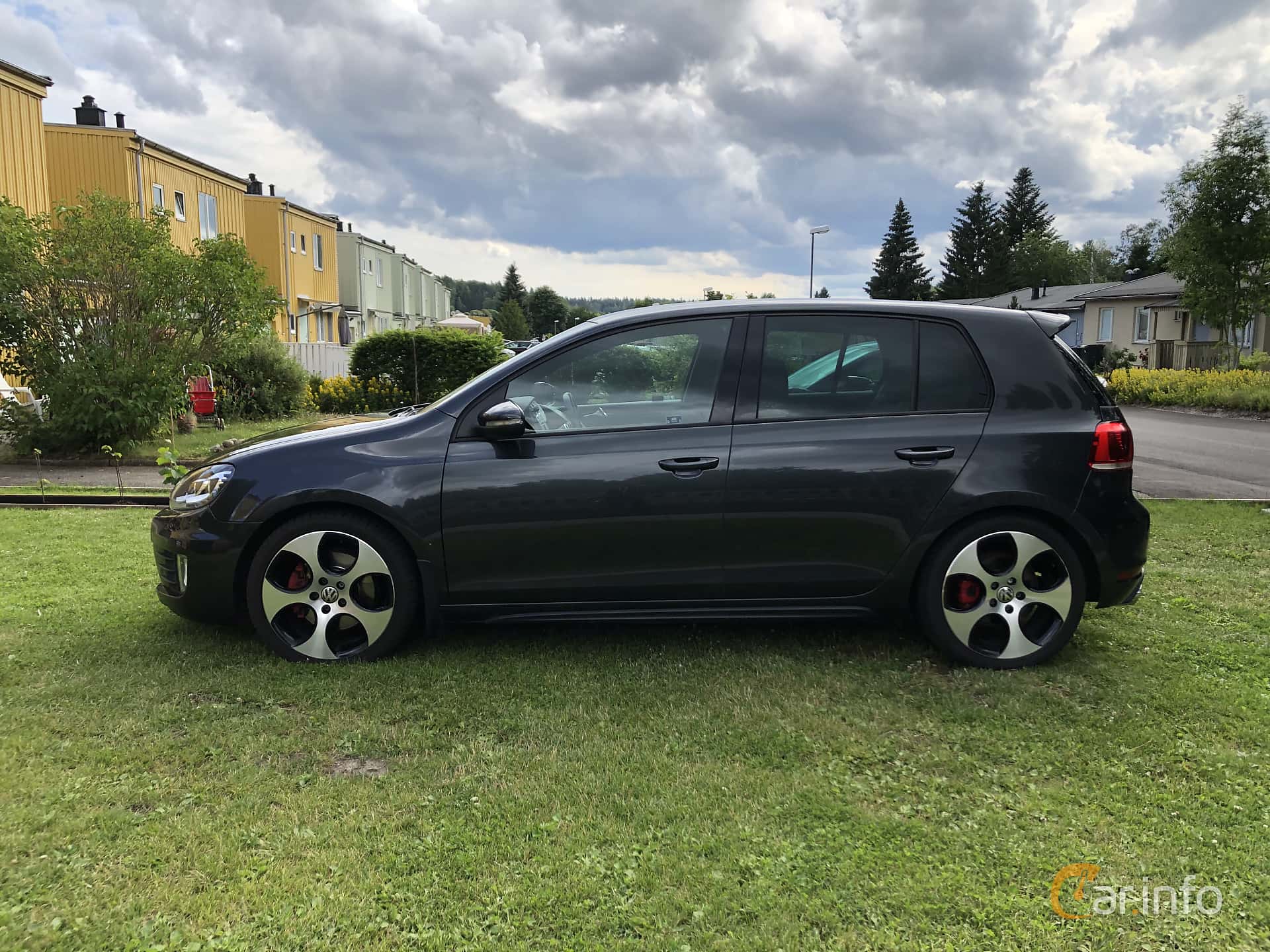 Volkswagen Golf 5-door GTI 2.0 TSI DSG Sequential, 210hp, 2011