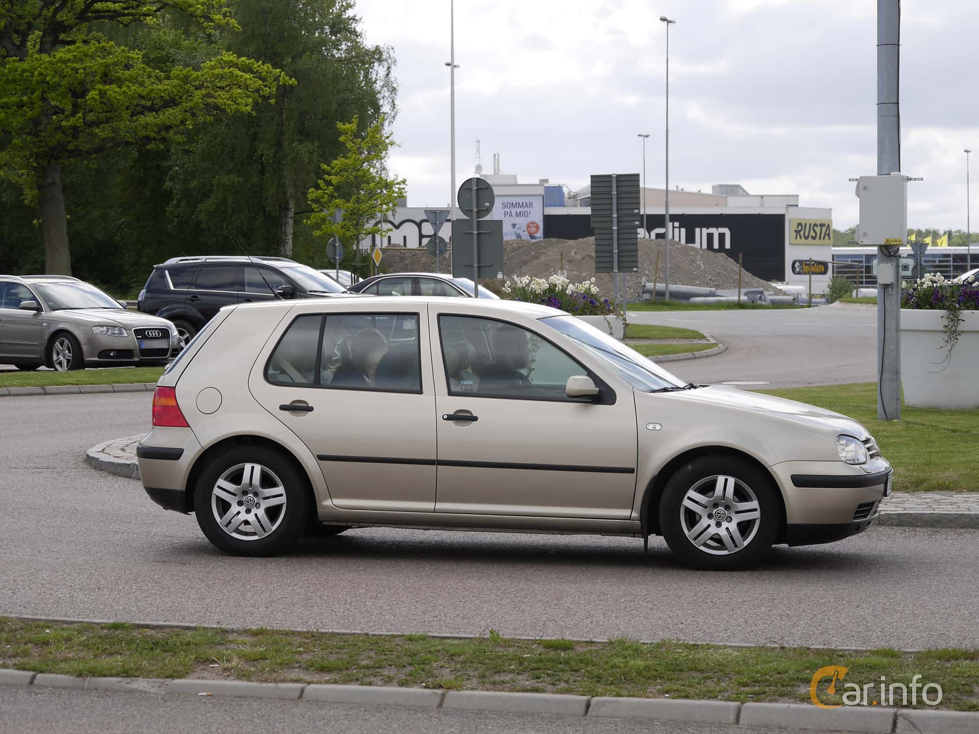 Volkswagen Golf 5-door 1.6 Manual, 102hp, 2004