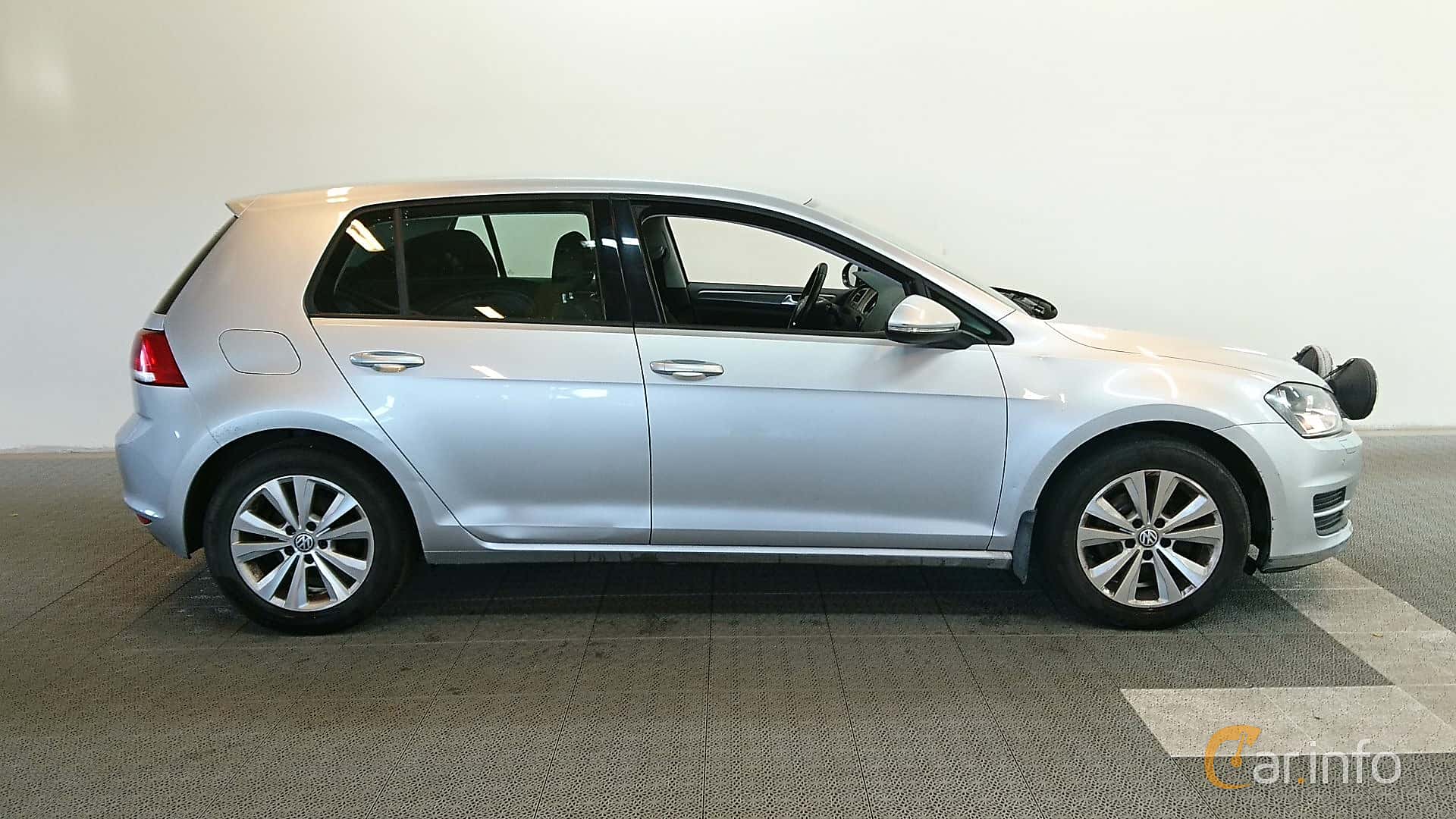 Volkswagen Golf 5-door 1.6 TDI 4Motion Manual, 105hp, 2013