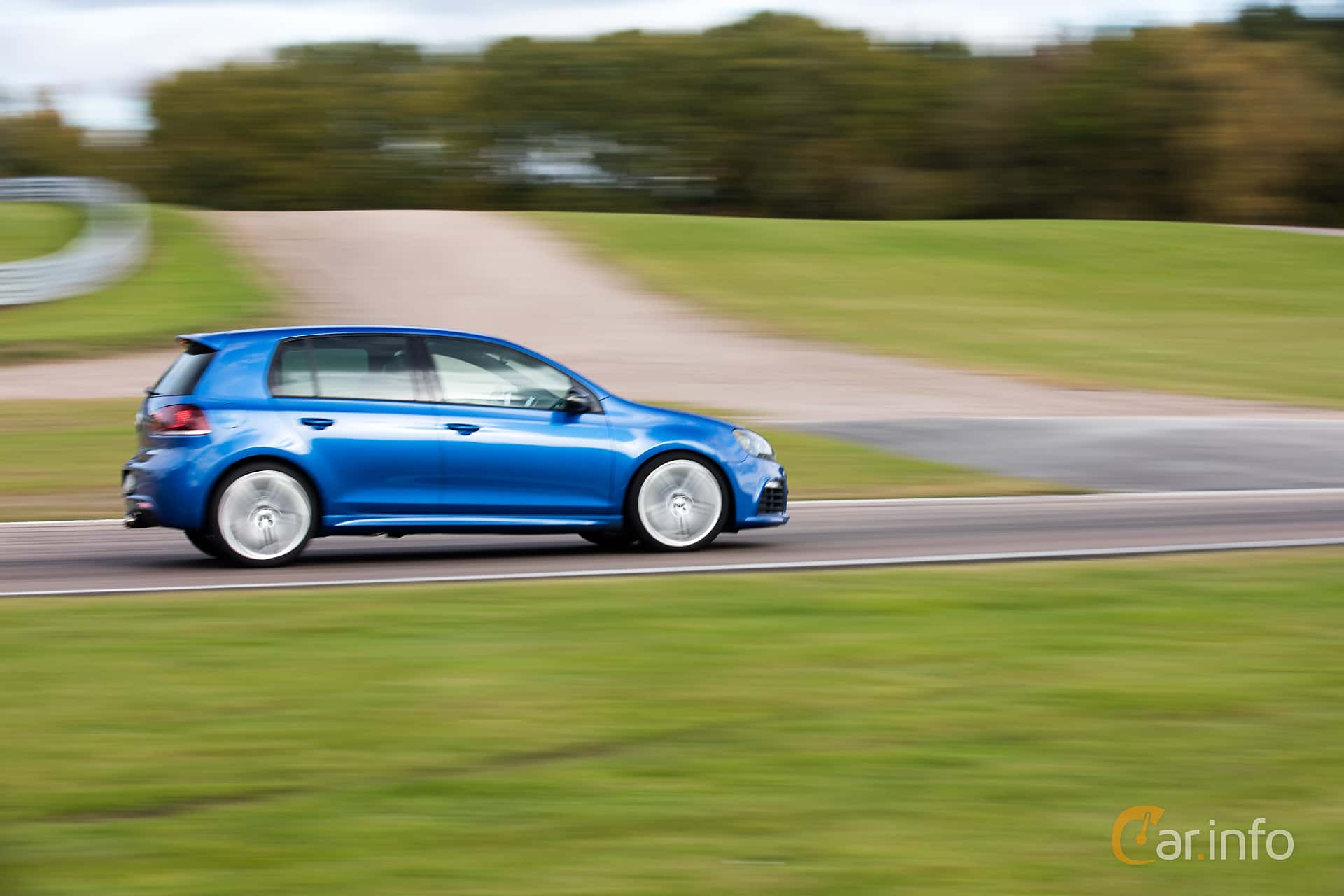 Volkswagen Golf 5-door R 2.0 4Motion Manual, 270hp, 2011