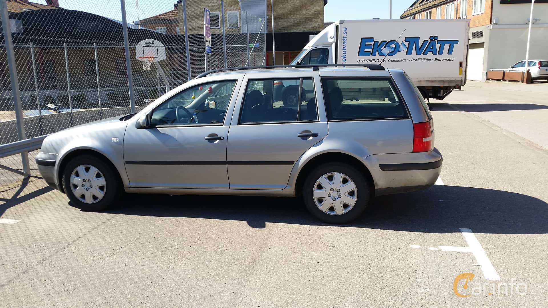 Volkswagen Golf Variant 1.6 Manual, 105hp, 2004