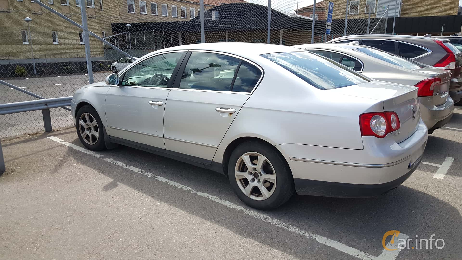 Volkswagen Passat 1.6 TDI BlueMotion Manual, 105hp, 2010