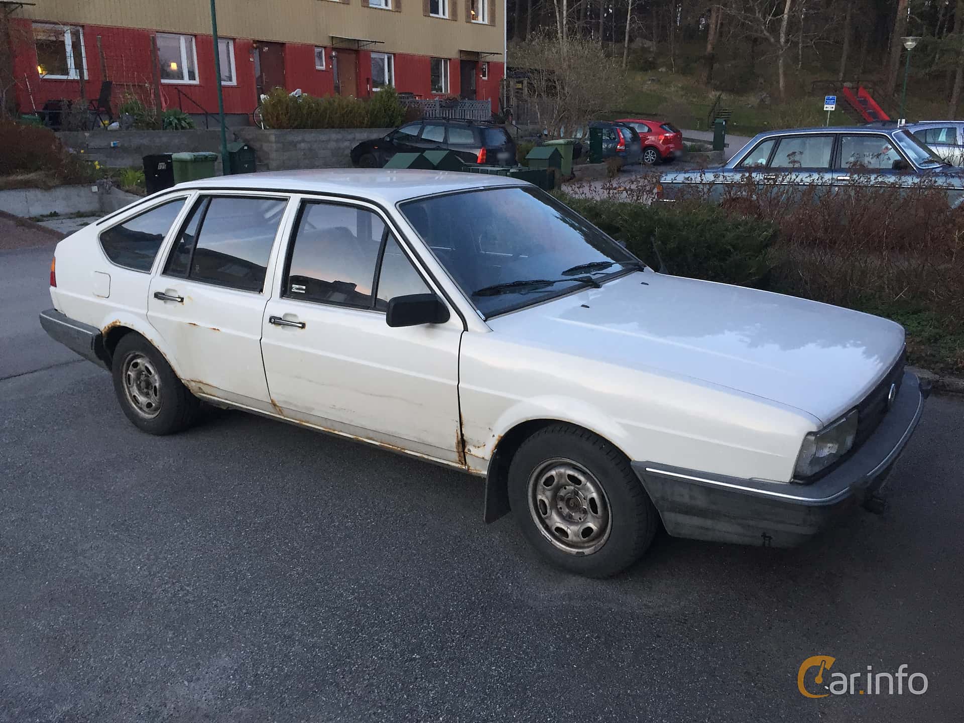 Volkswagen Passat 5-door 1.8 Manual, 90hp, 1985