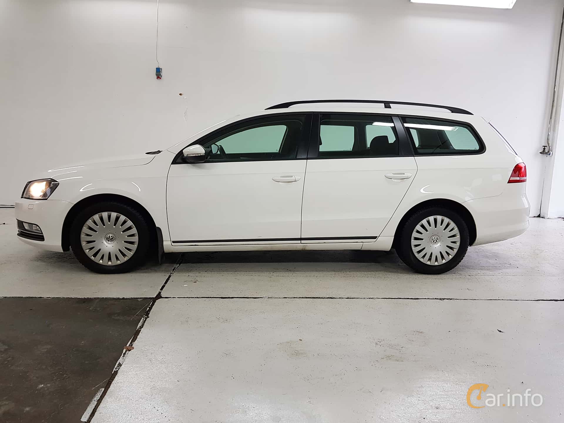 Volkswagen Passat Variant 1.6 TDI BlueMotion Manual, 105hp, 2013