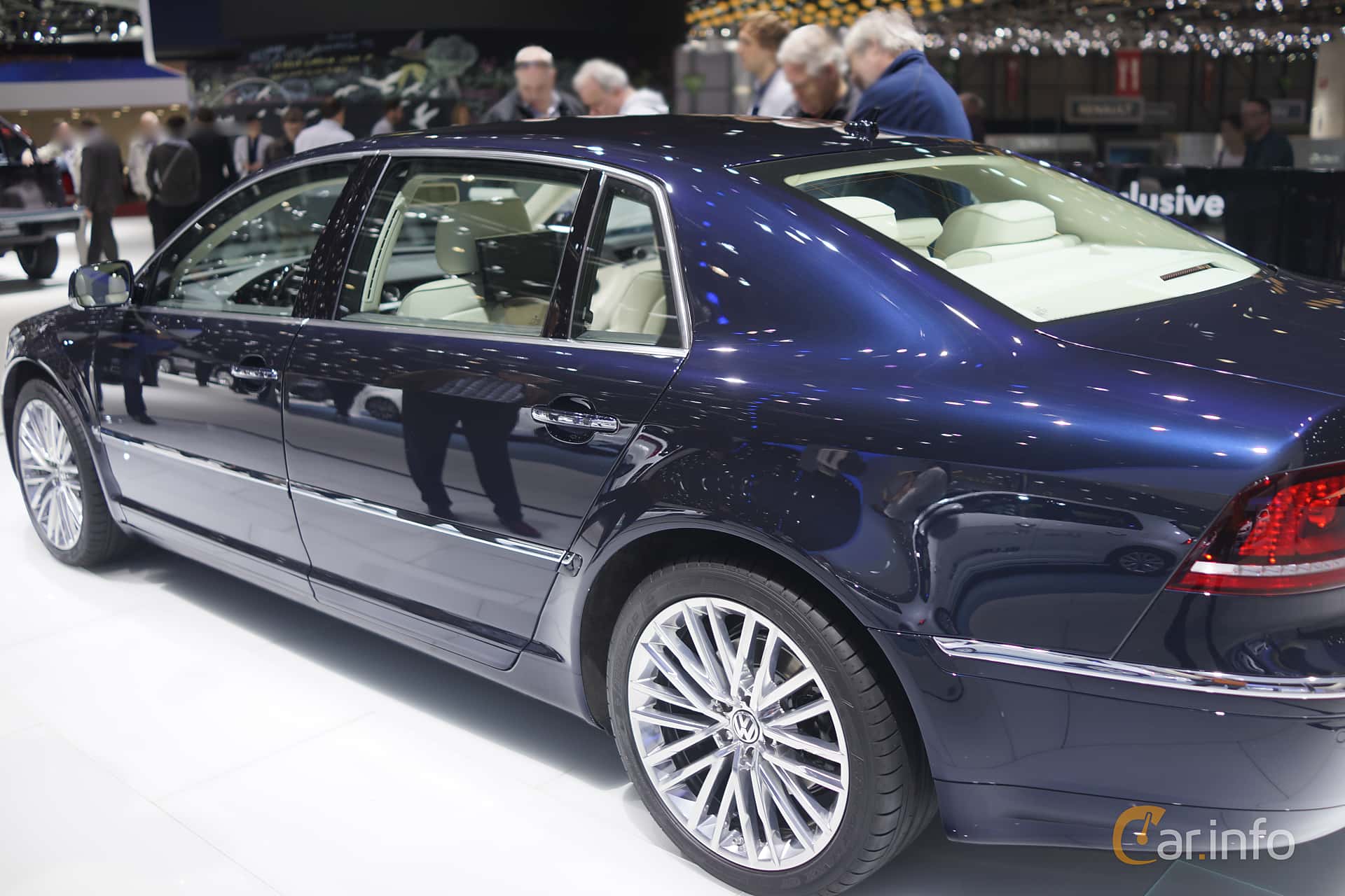 Volkswagen Phaeton 6.0 W12 4Motion TipTronic, 450hp, 2011