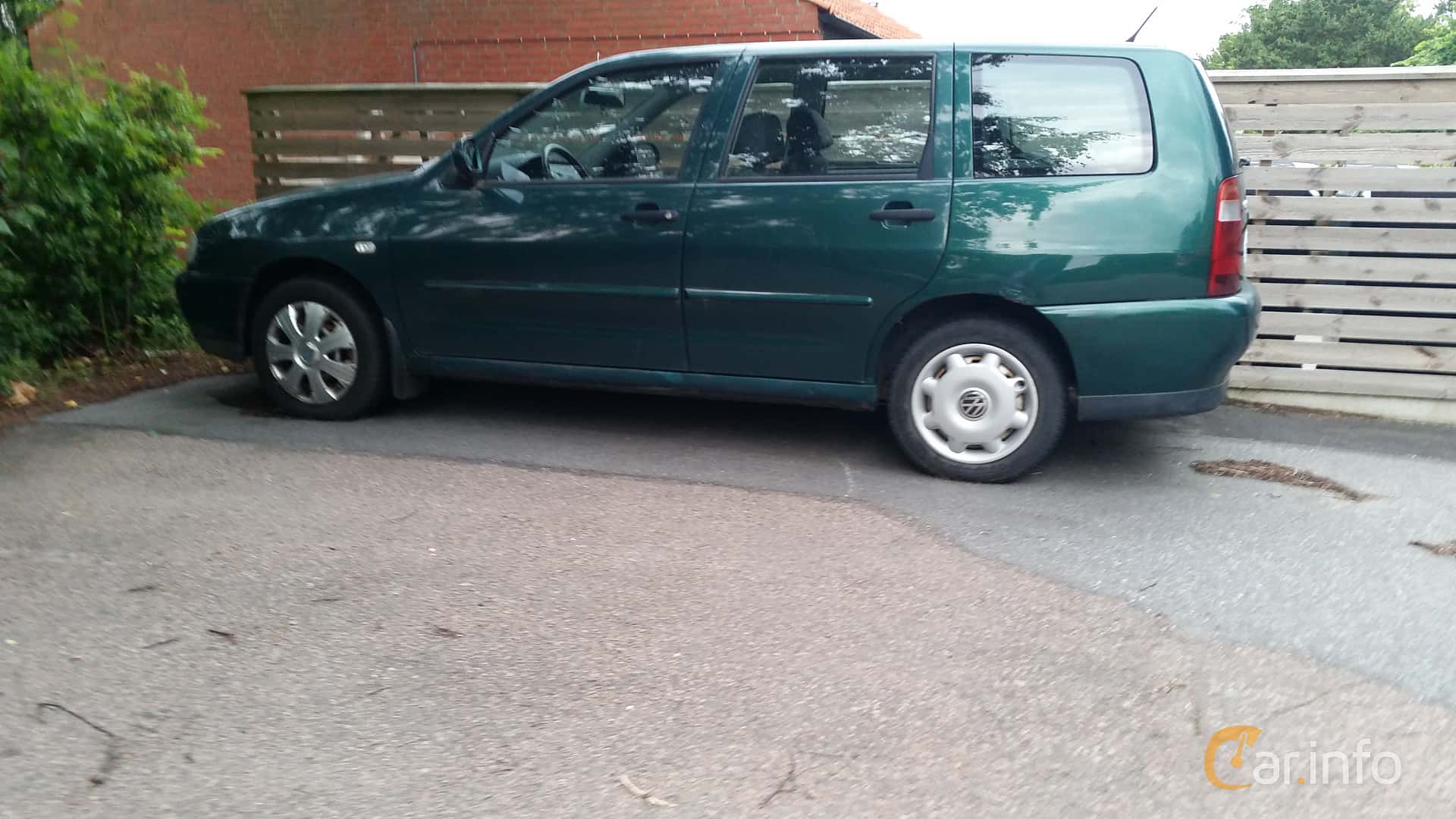 Volkswagen Polo Variant 1.6 Manual, 75hp, 2000