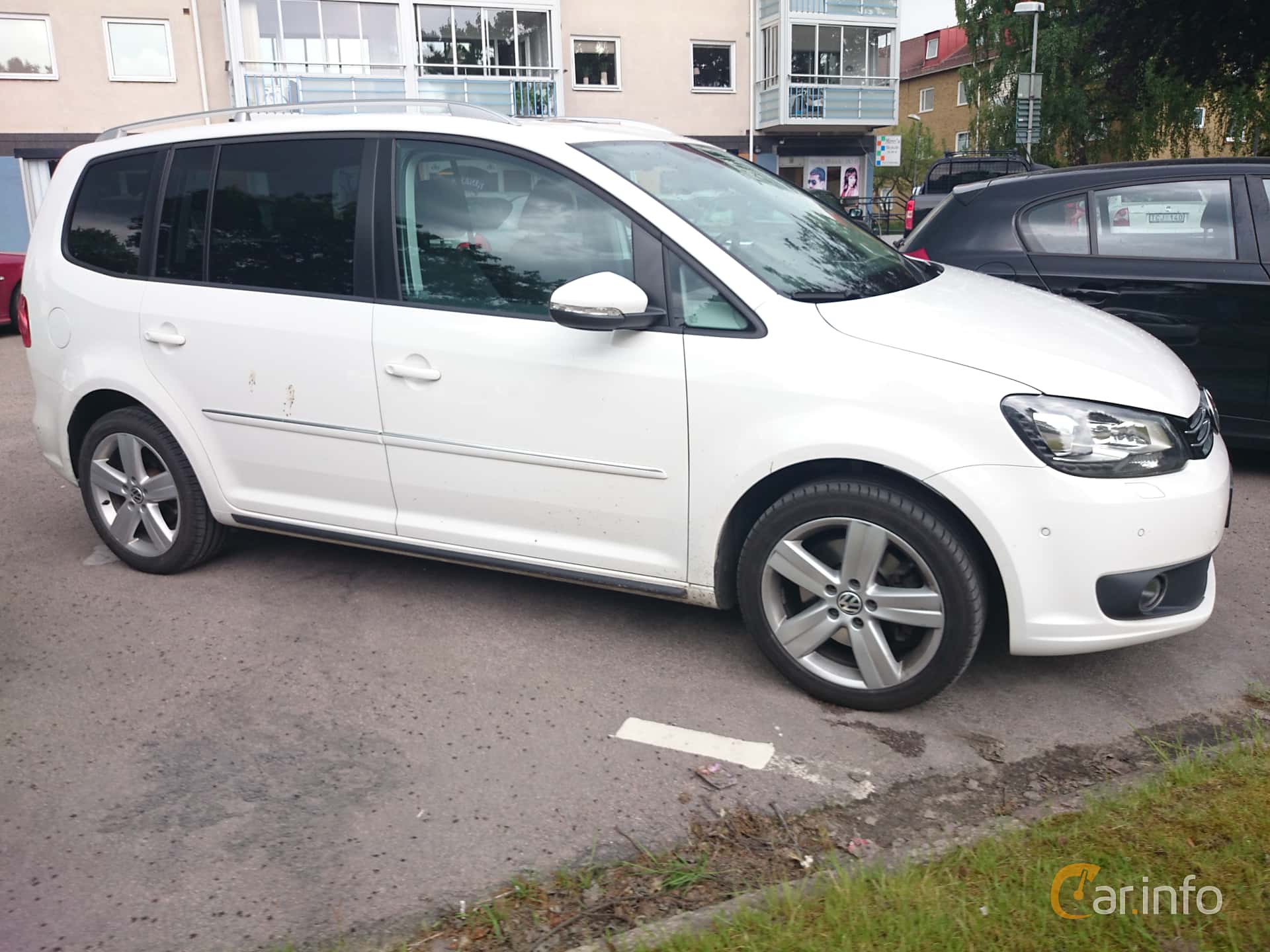 Volkswagen Touran 1.2 TSI BlueMotion Manual, 105hp, 2011