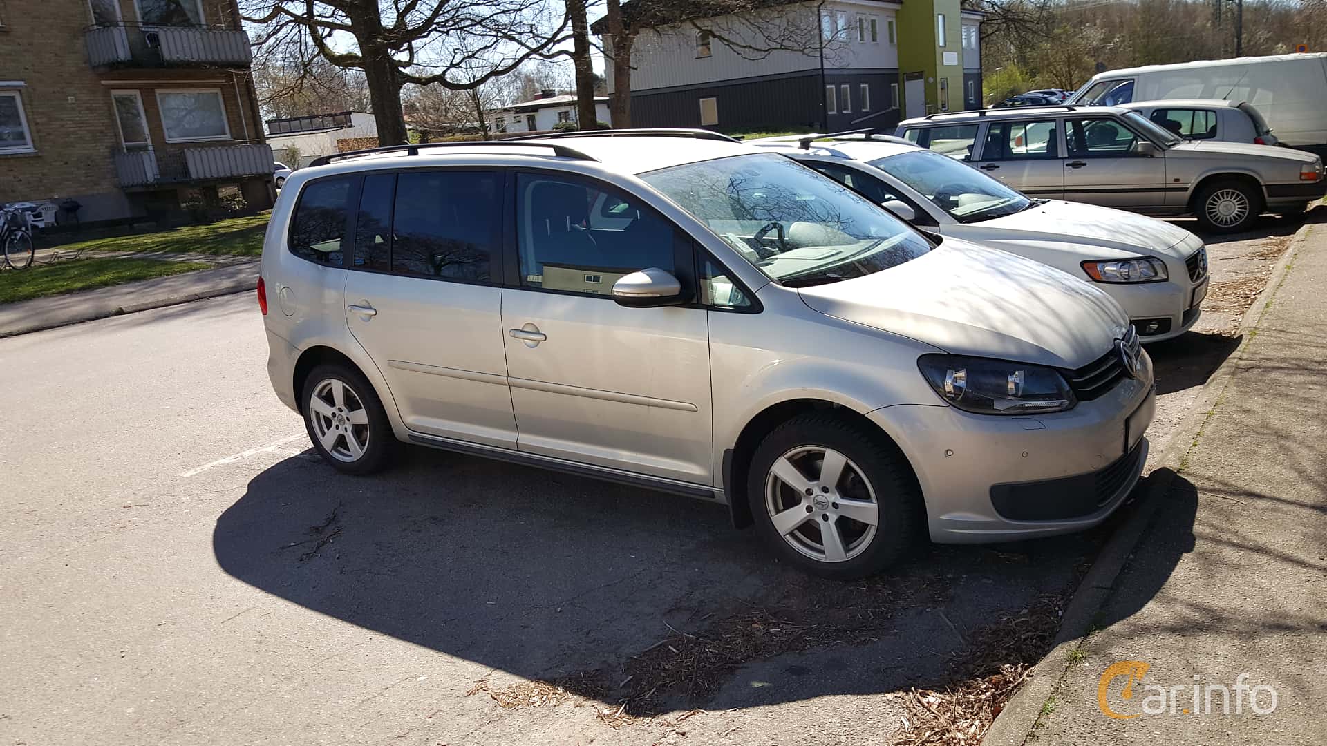 Volkswagen Touran 1.6 TDI BlueMotion Manual, 105hp, 2011