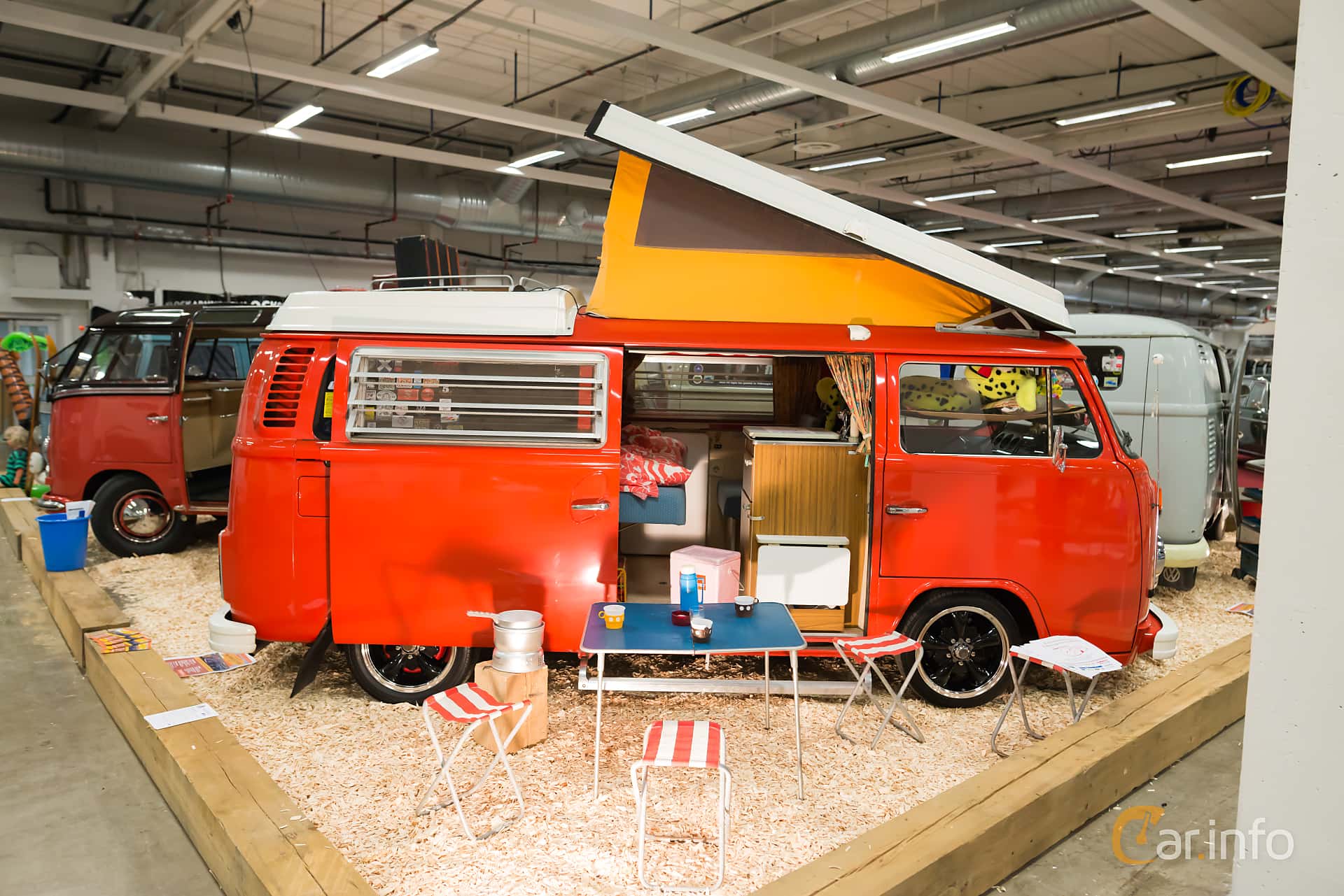 Volkswagen Transporter 1700 Minibus 1.7 67hp, 1971