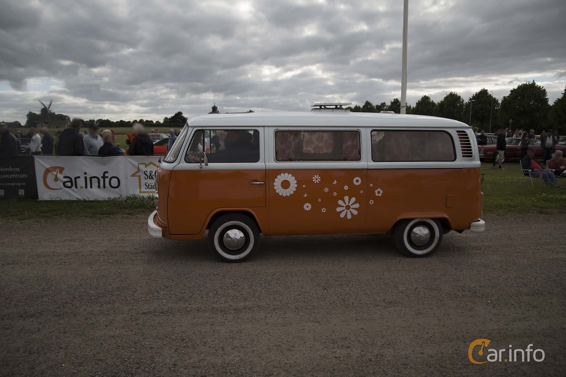 Volkswagen Transporter Minibus 1.8 Manual, 68hp, 1975