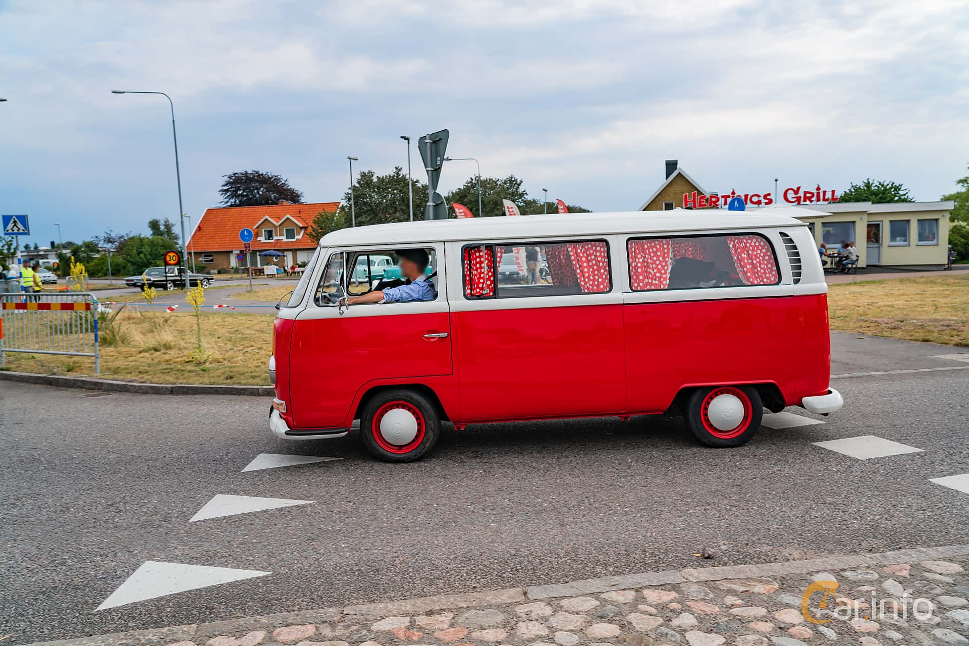 Volkswagen Transporter 1600 Minibus Manual, 4-speed