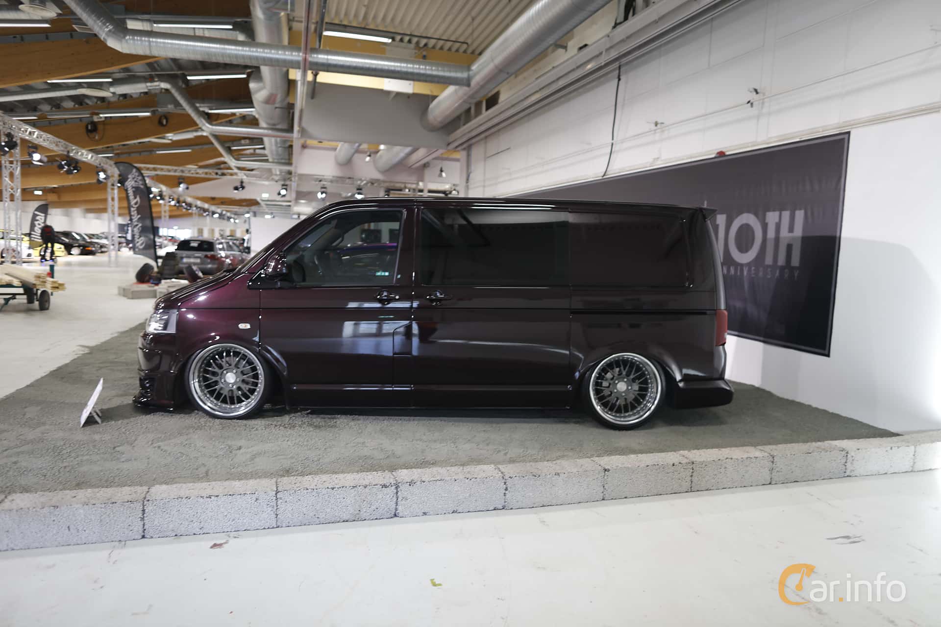 Volkswagen Transporter generation T5 2.0 CNG Manual, 5-speed