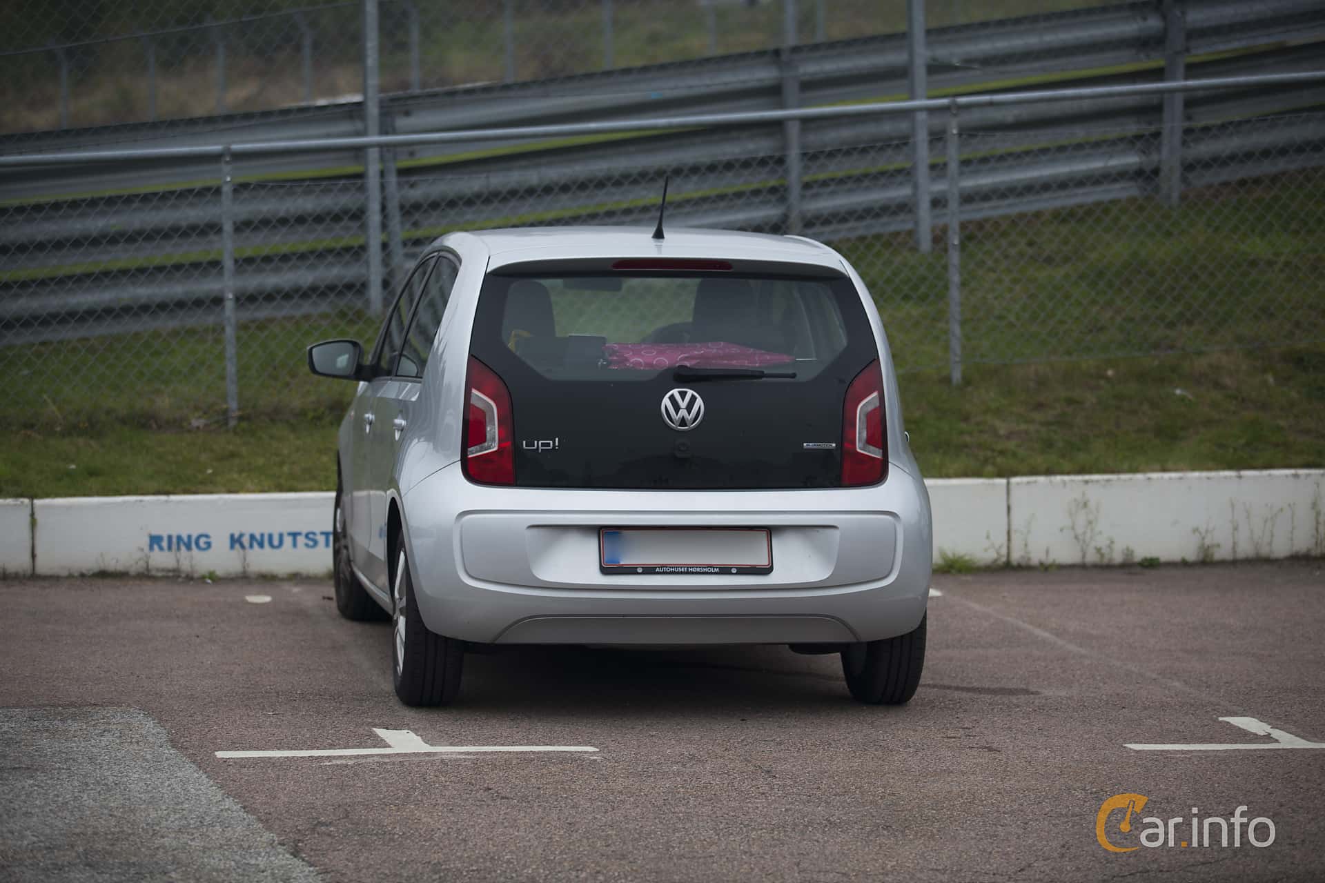Volkswagen up! 3-door 1.0 Manual, 60hp, 2014