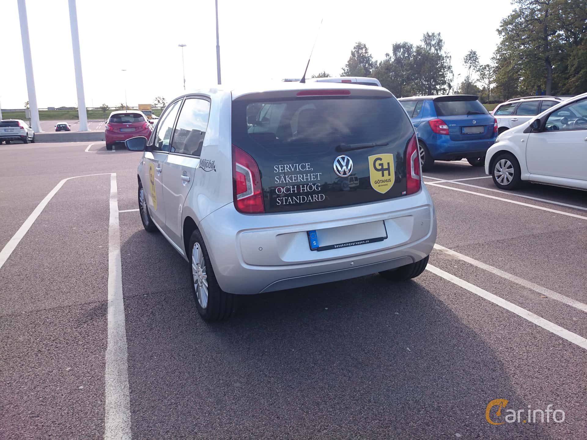 Volkswagen up! 5-door 1.0 EcoFuel Manual, 68hp, 2013