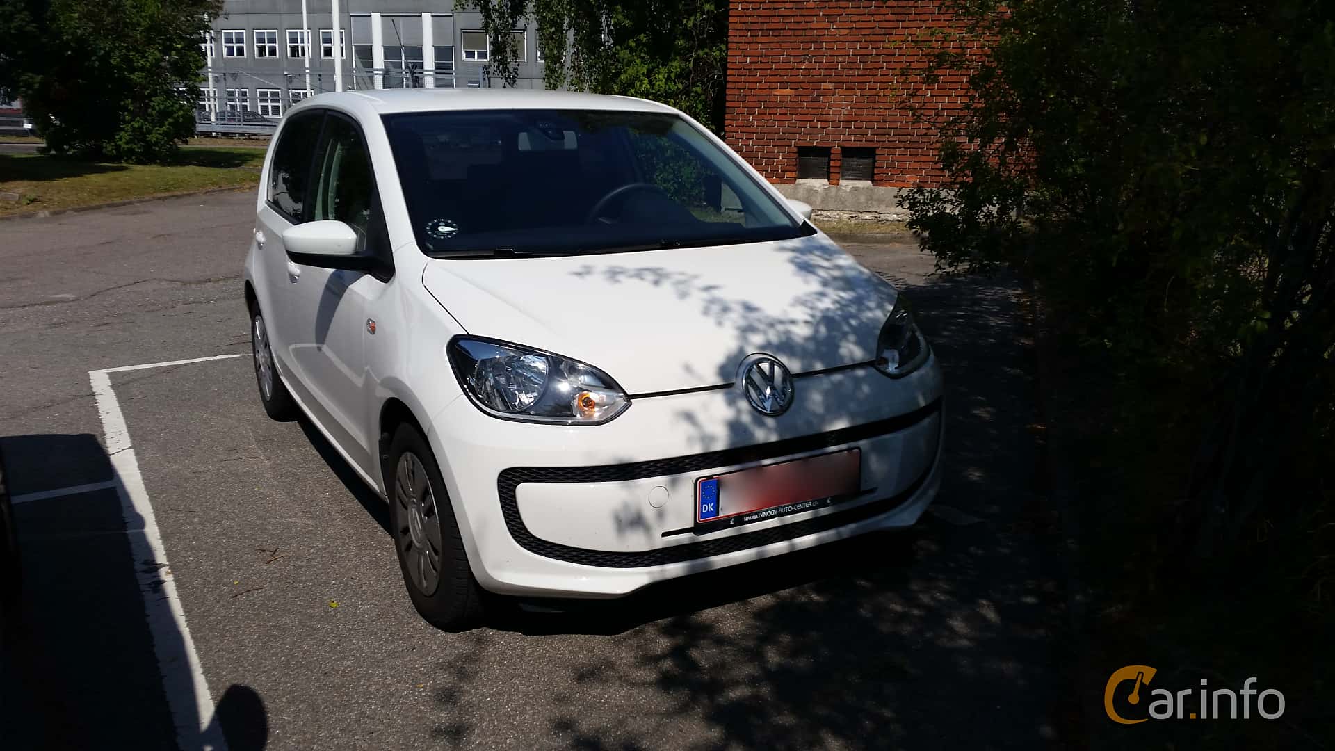 Volkswagen up! 5-door 1.0 Manual, 60hp, 2013