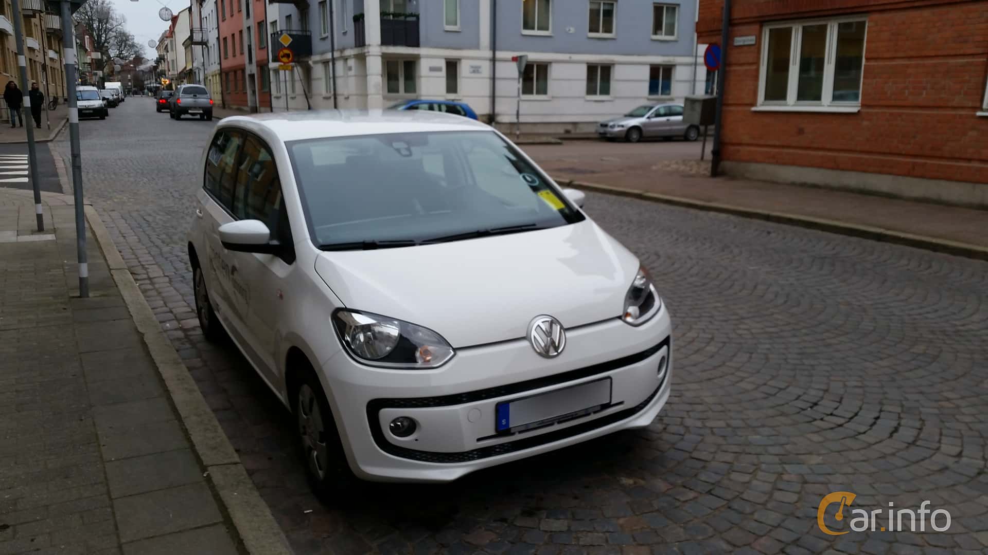 Volkswagen up! 3-door 1.0 Manual, 75hp, 2013