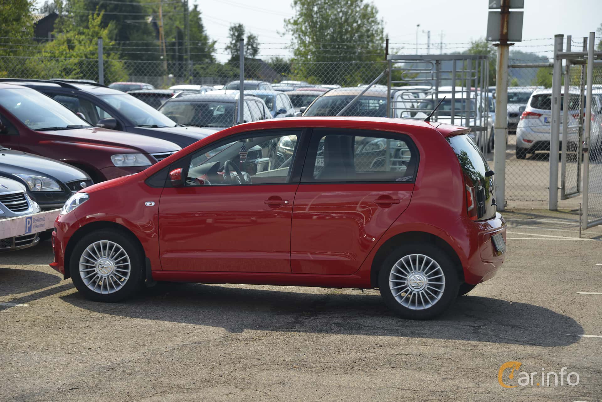 Volkswagen up! 5-door 1.0 75hp, 2014
