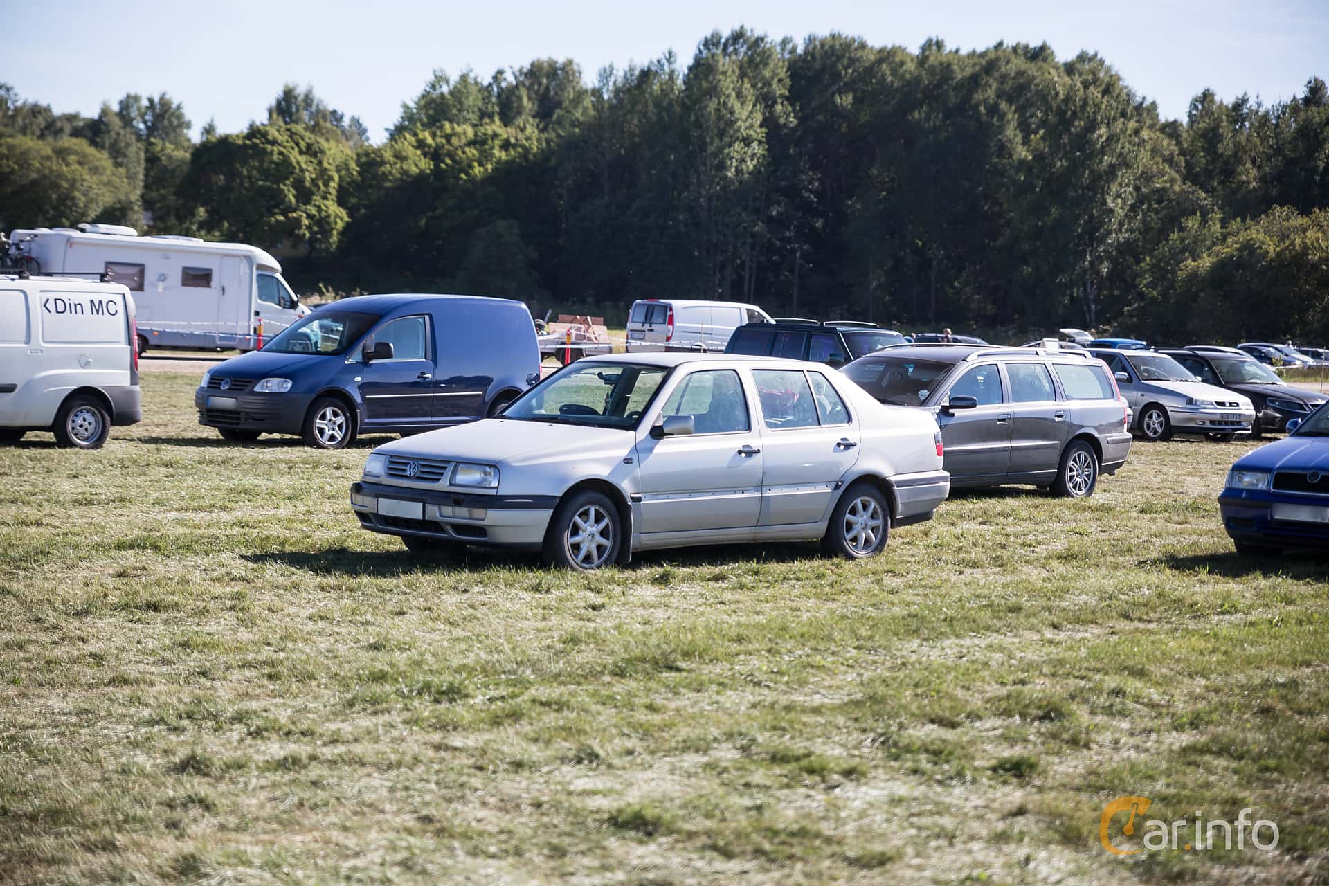 Volkswagen Vento 1.8 Manual, 90hp, 1997