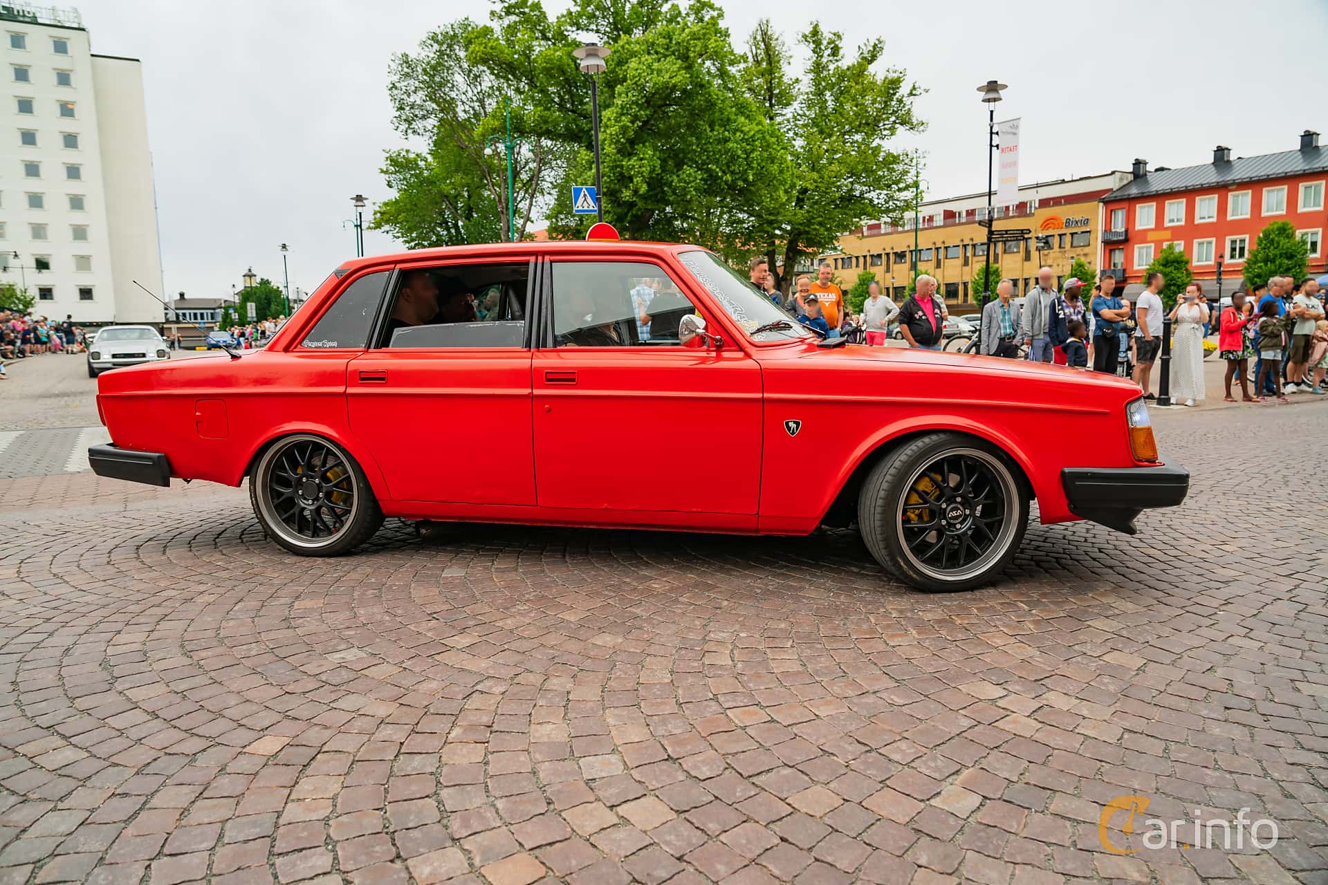 Volvo 244 1.7 Manual, 90hp, 1975