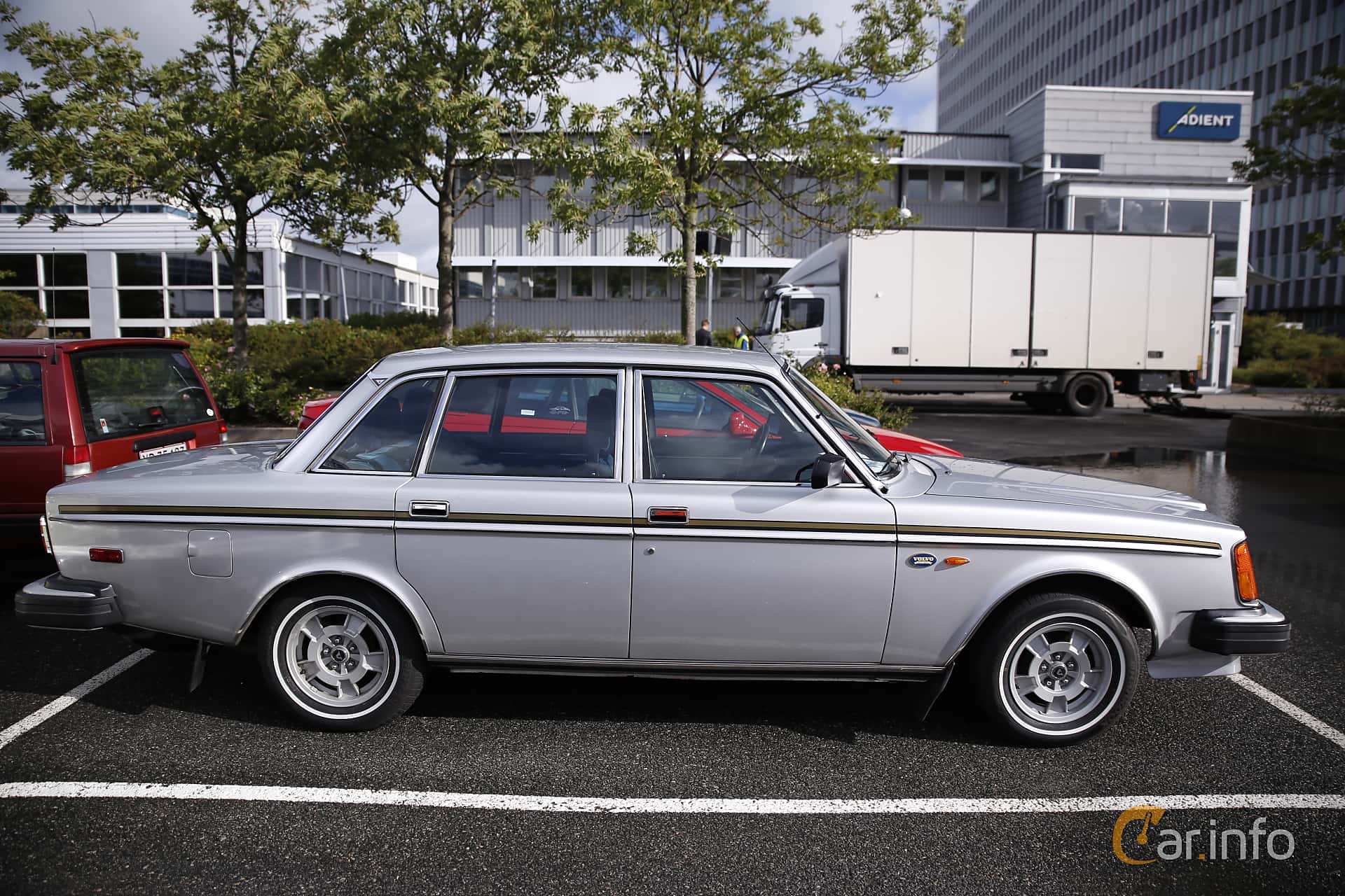 Volvo 264 2.7 V6 140hp, 1977