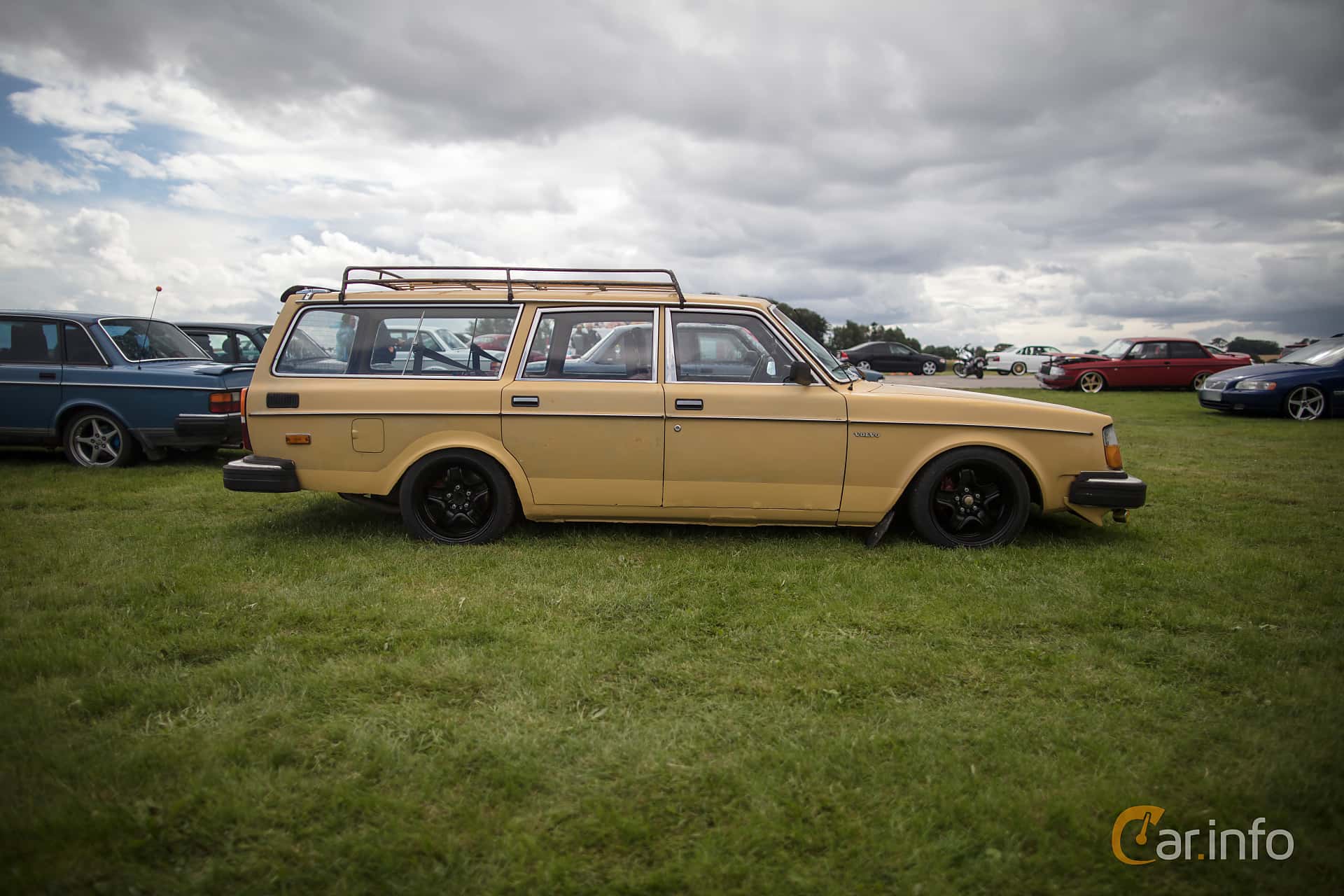 Volvo 245 1st Generation 2.1