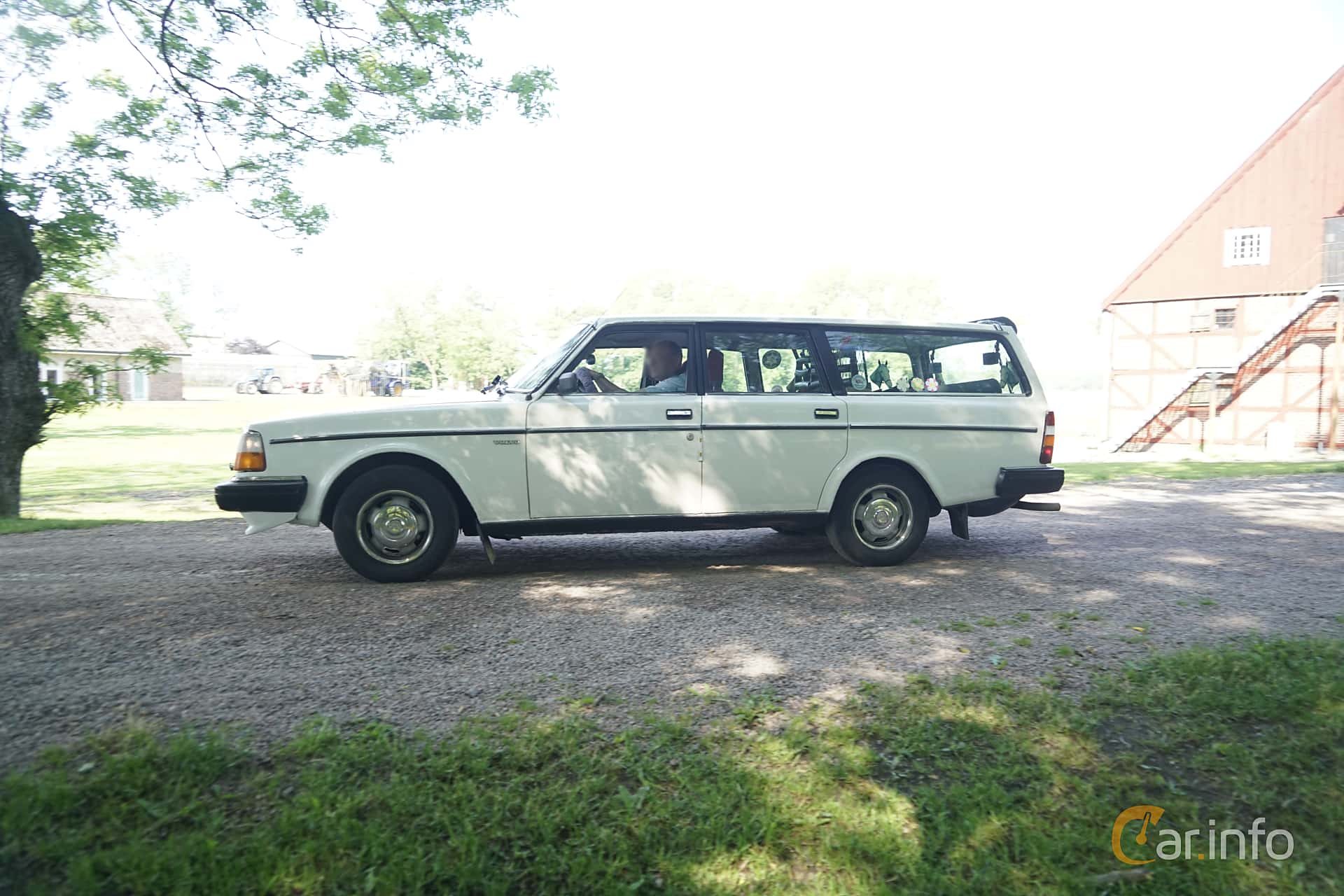 Volvo 245 1st Generation 2.3 Manual, 5-speed