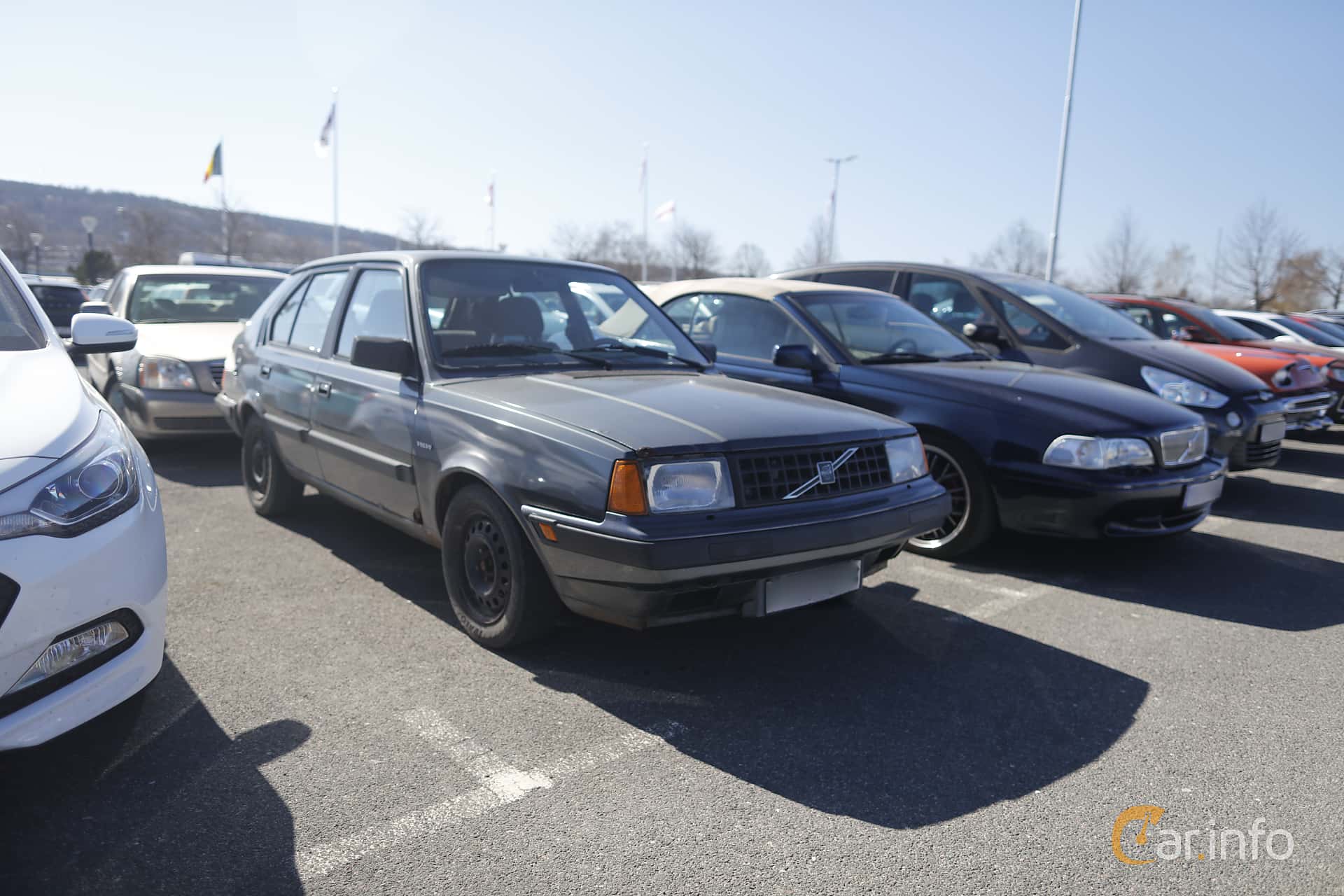 Volvo 340 5-door 2.0 Manual, 116hp, 1987