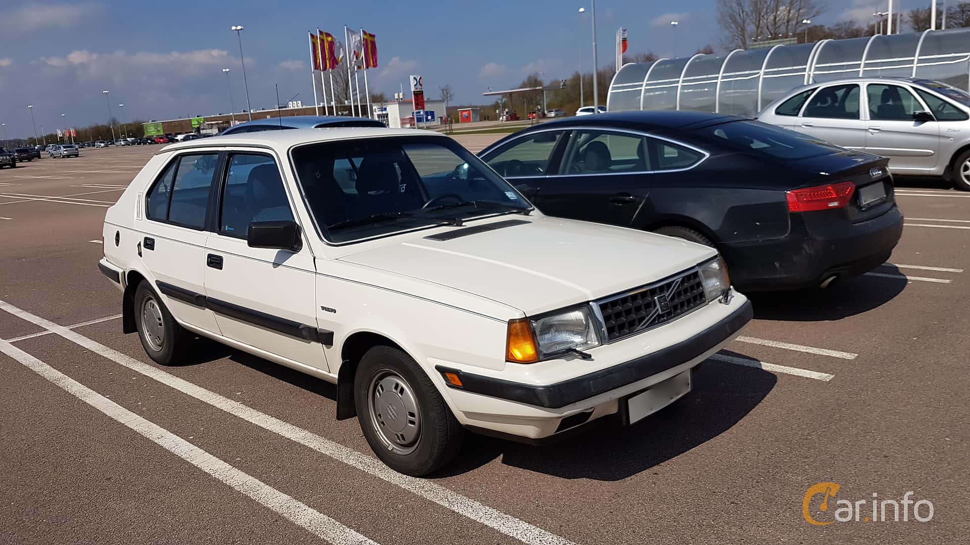 Volvo 340 5-door 2.0 Manual, 95hp, 1986