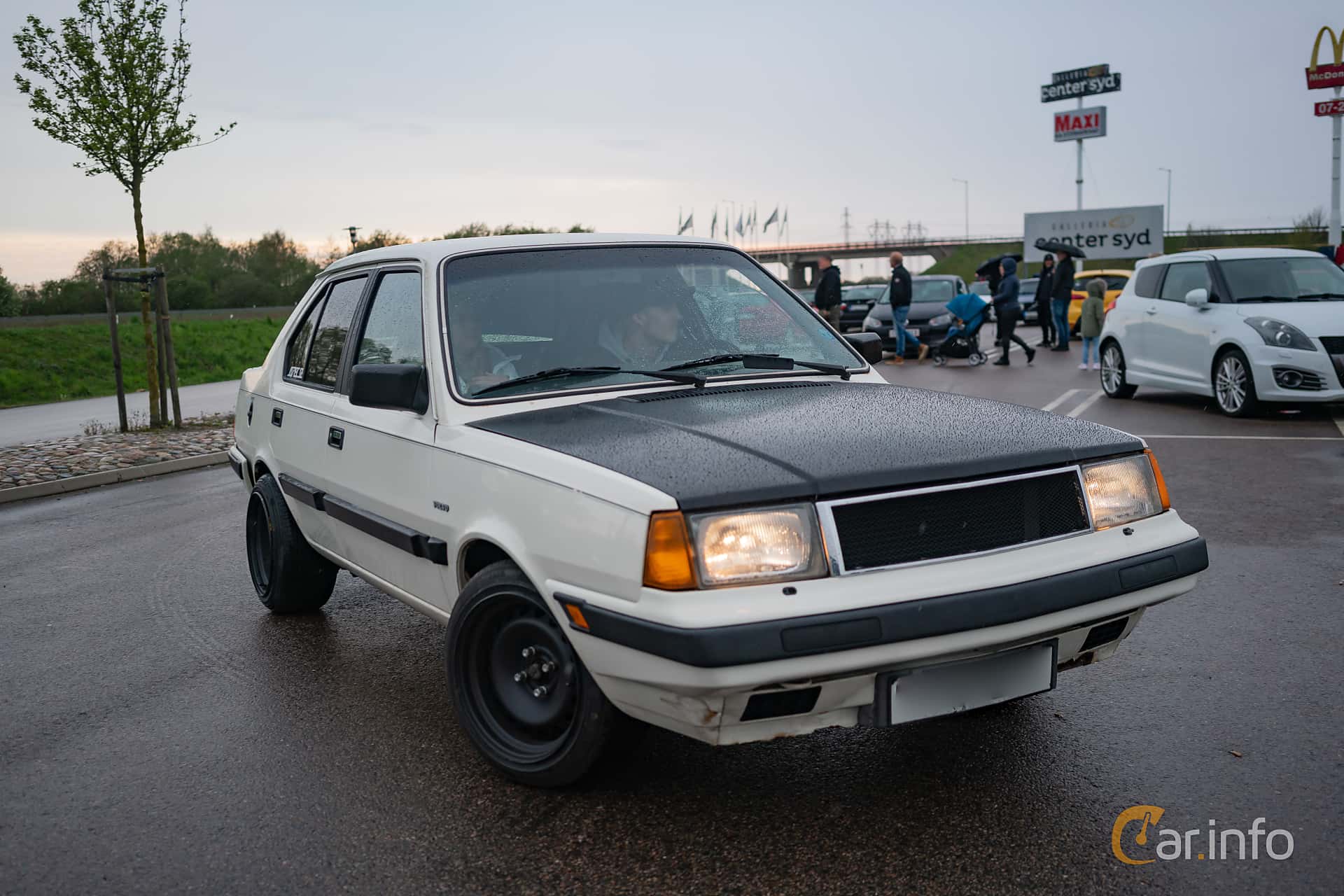Volvo 340 Sedan 1st Generation Facelift 1.6 Manual, 5-speed