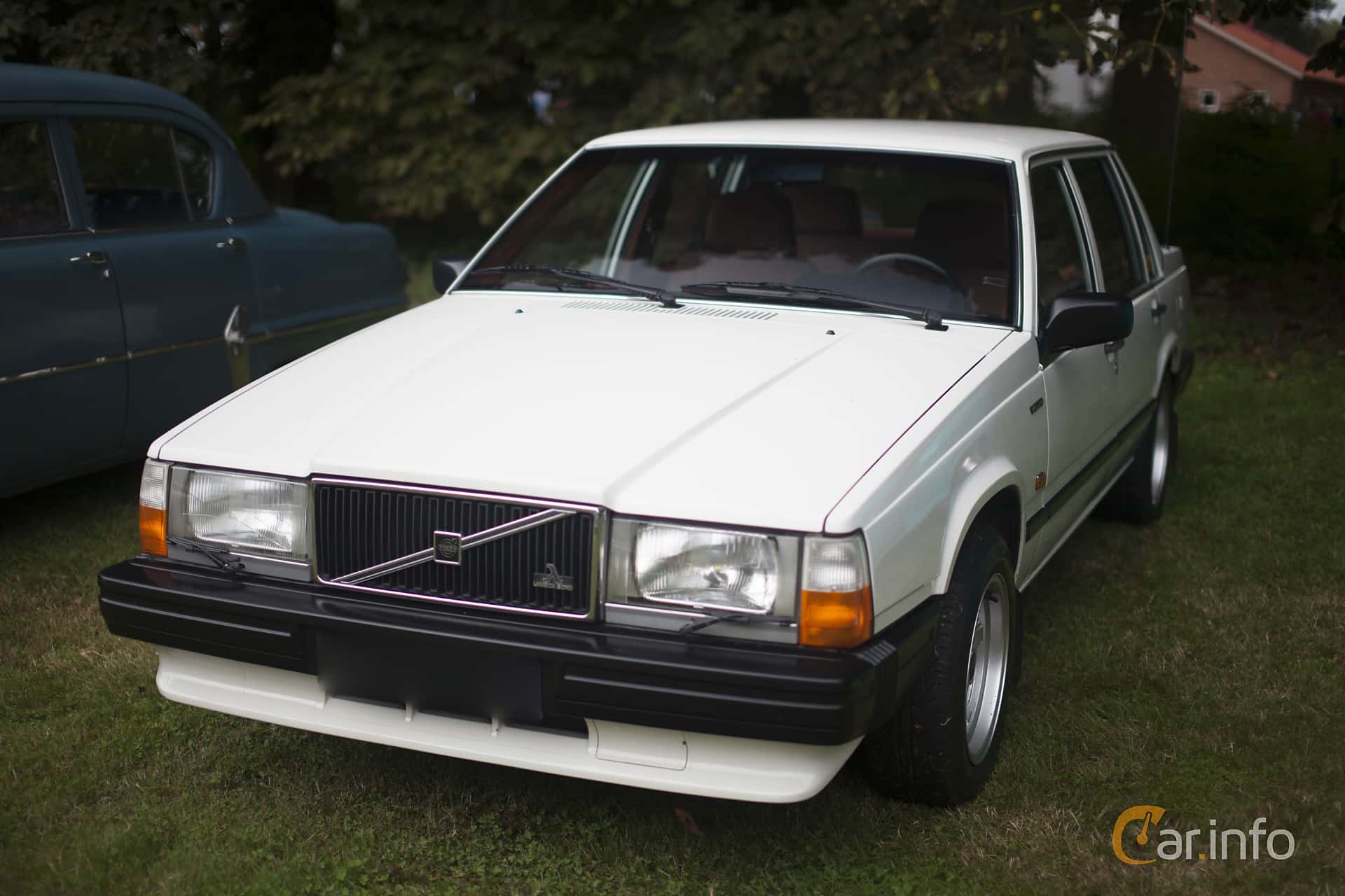 Volvo 744 2.3 Manual, 116hp, 1987
