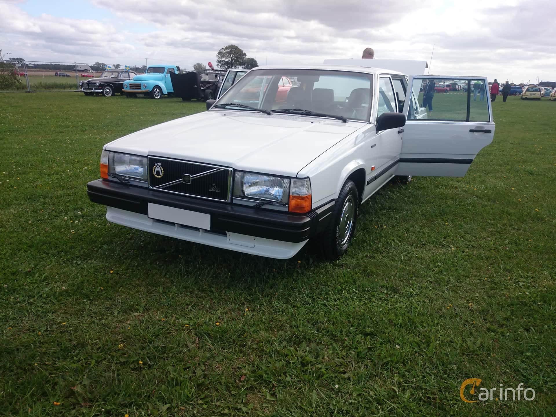 Volvo 744 2.3 Automatic, 116hp, 1988