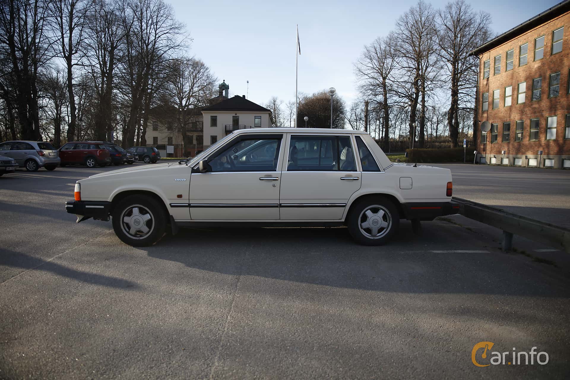 Volvo 744 2.3 116hp, 1989