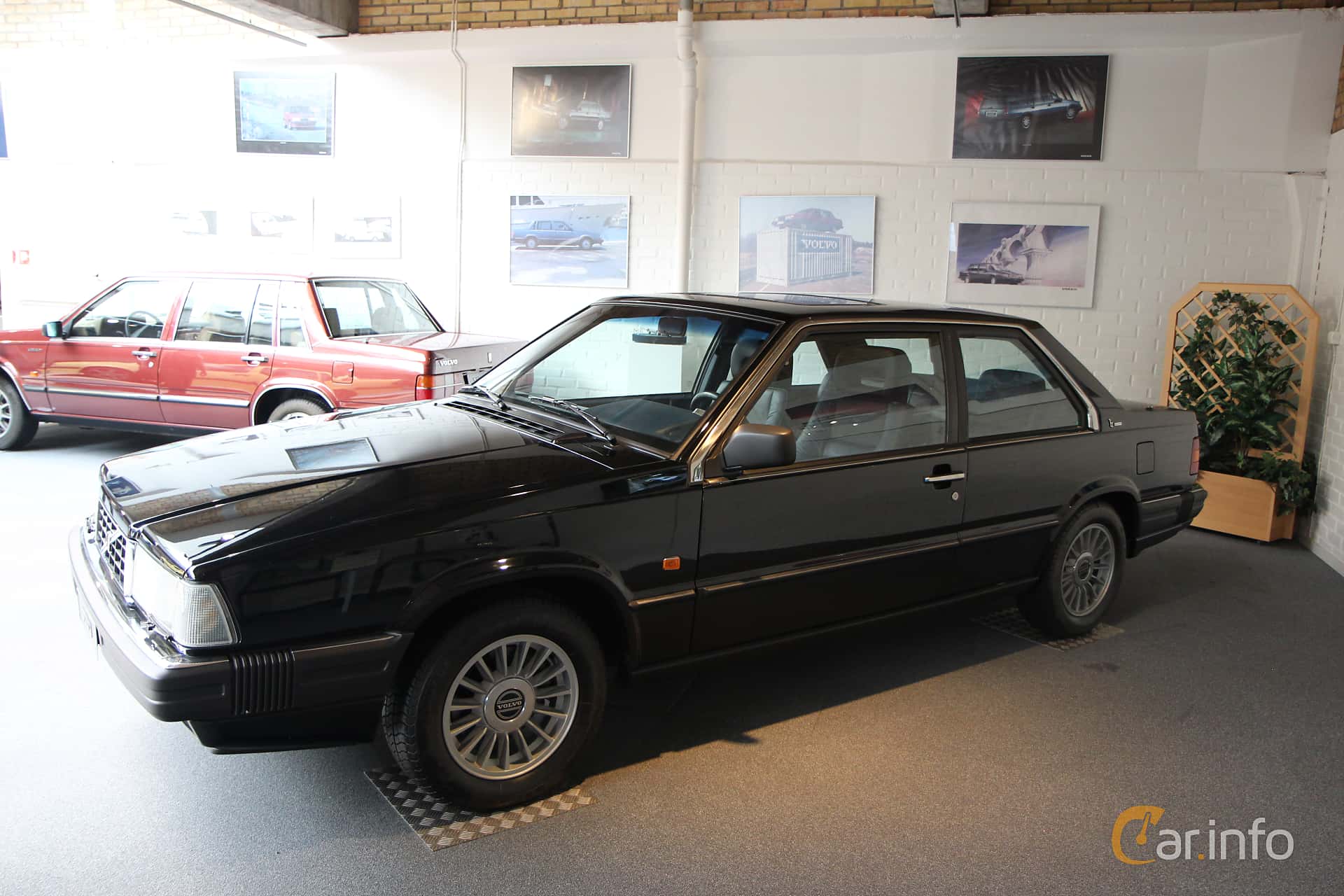 Volvo 700 2.4 1st Generation