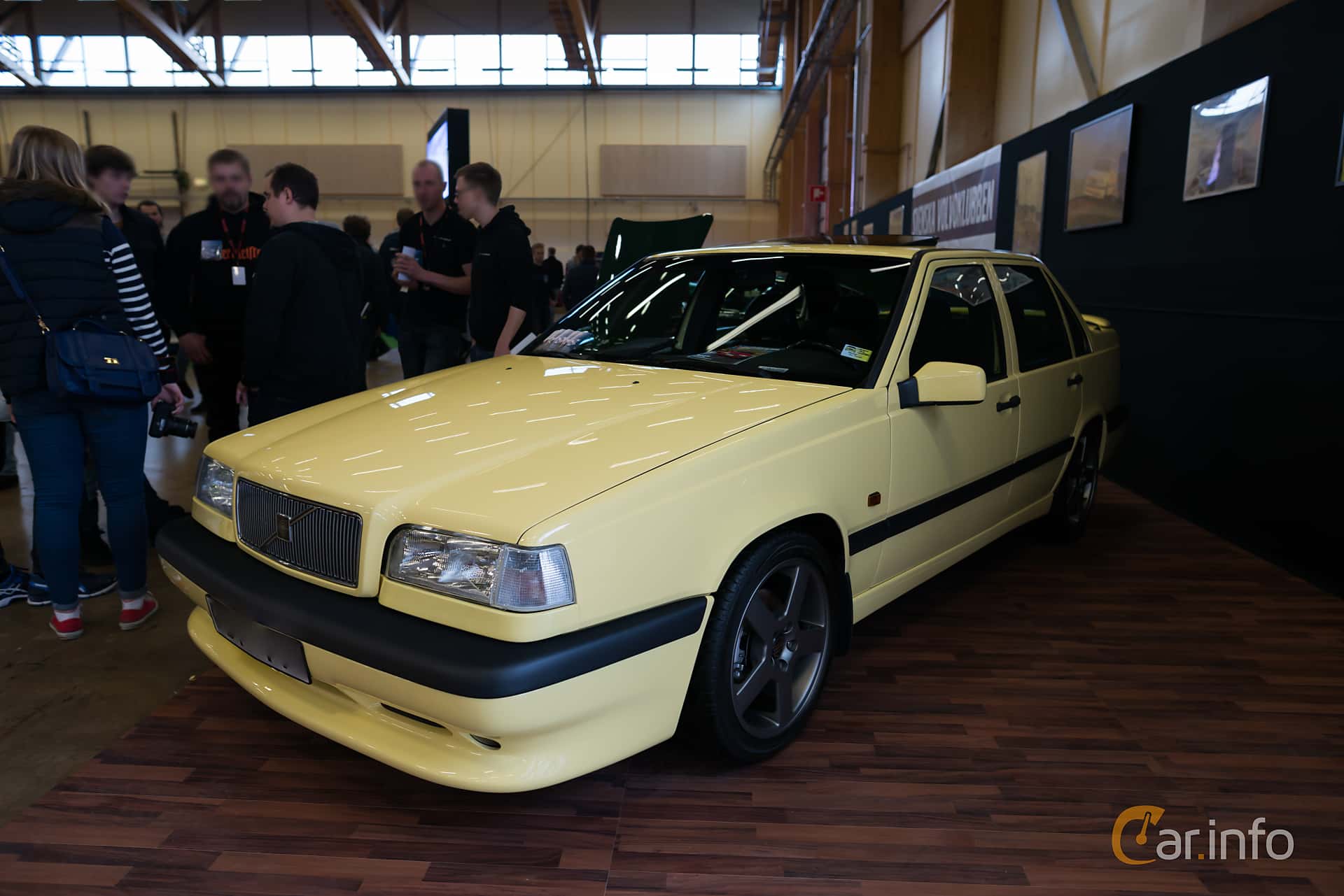 Volvo 850 Sedan 2.3 T-5 Automatic, 226hp, 1994