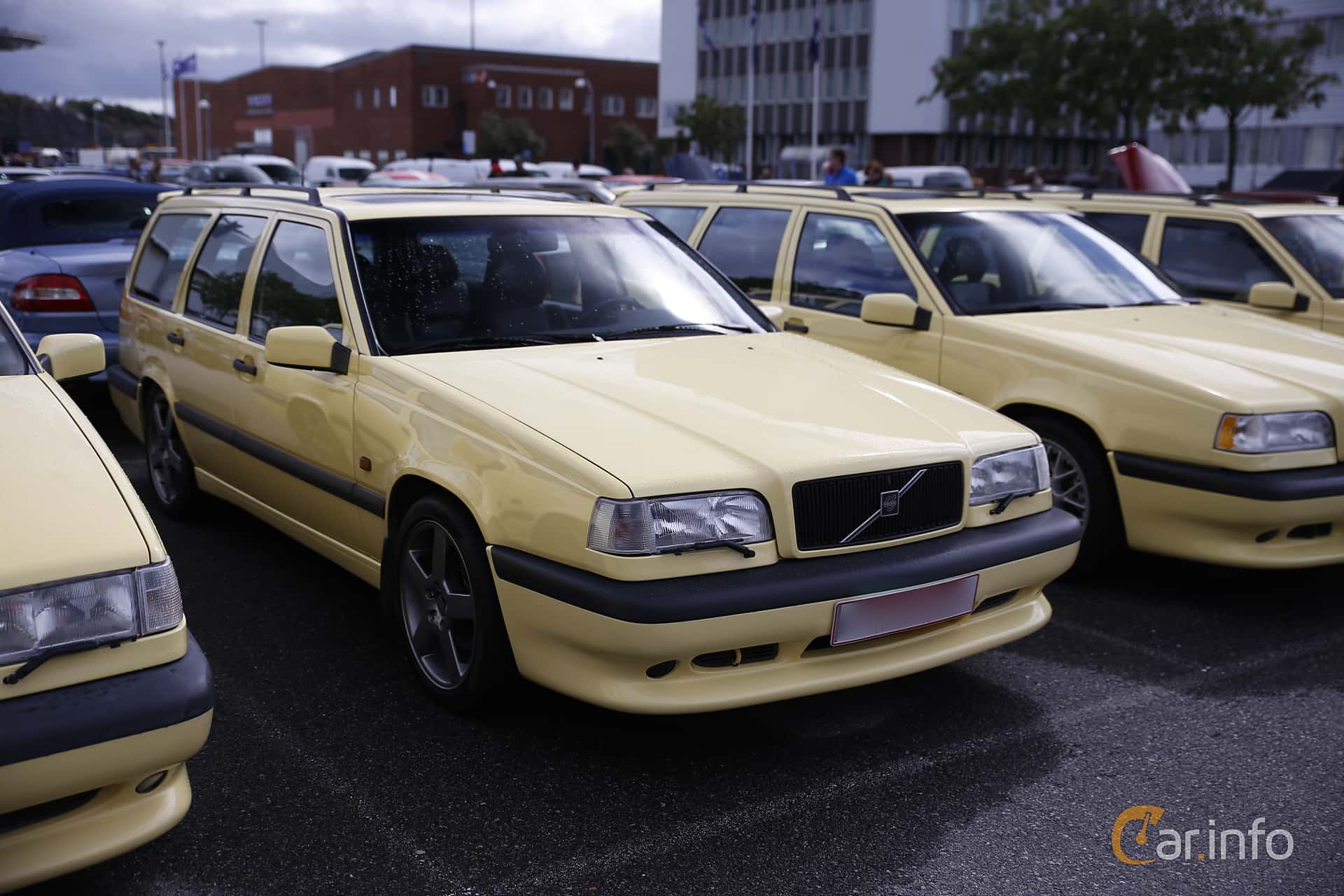 Volvo 850 Station Wagon 1st Generation Facelift 2.3 T5-R Automatic, 4-speed