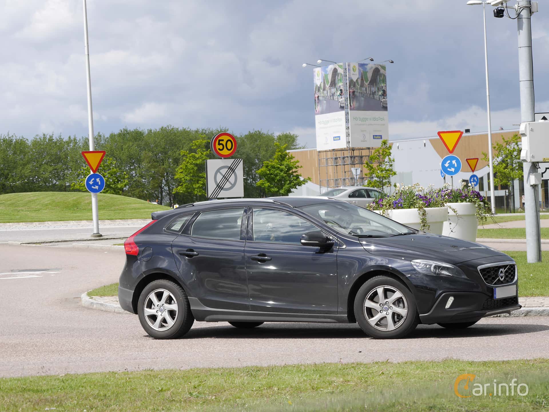 Volvo V40 Cross Country generation P1 D4 Manual, 6-speed