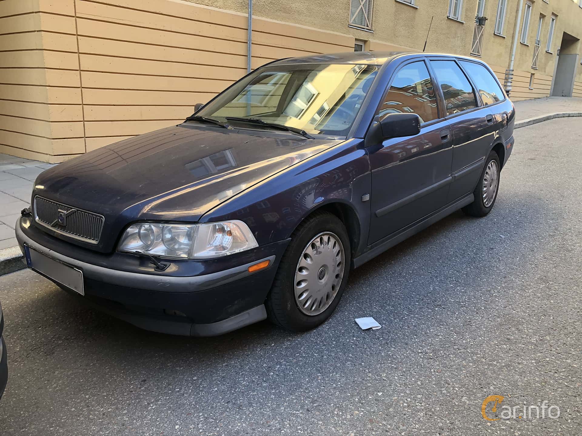 Volvo V40 1.8 Automatic, 5-speed